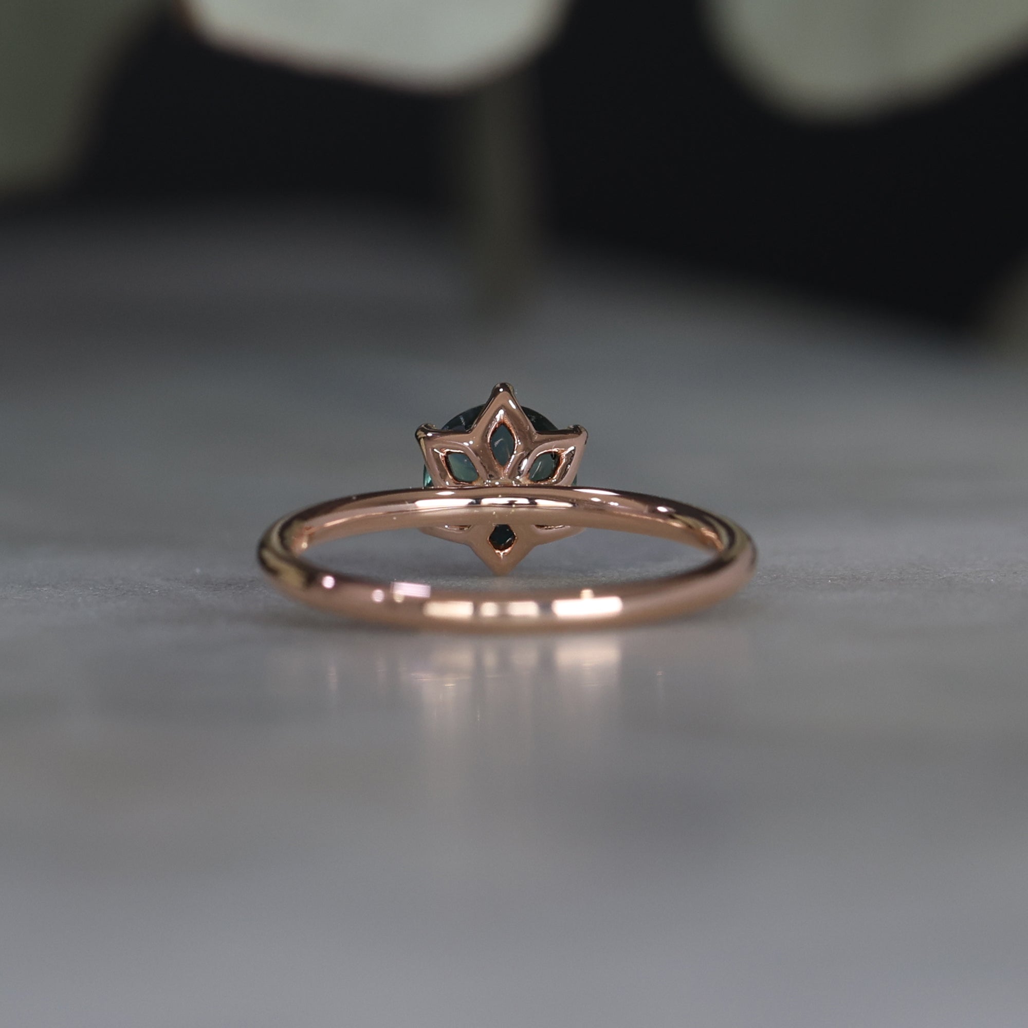 ROUND PARTI SAPPHIRE / LOTUS RING III