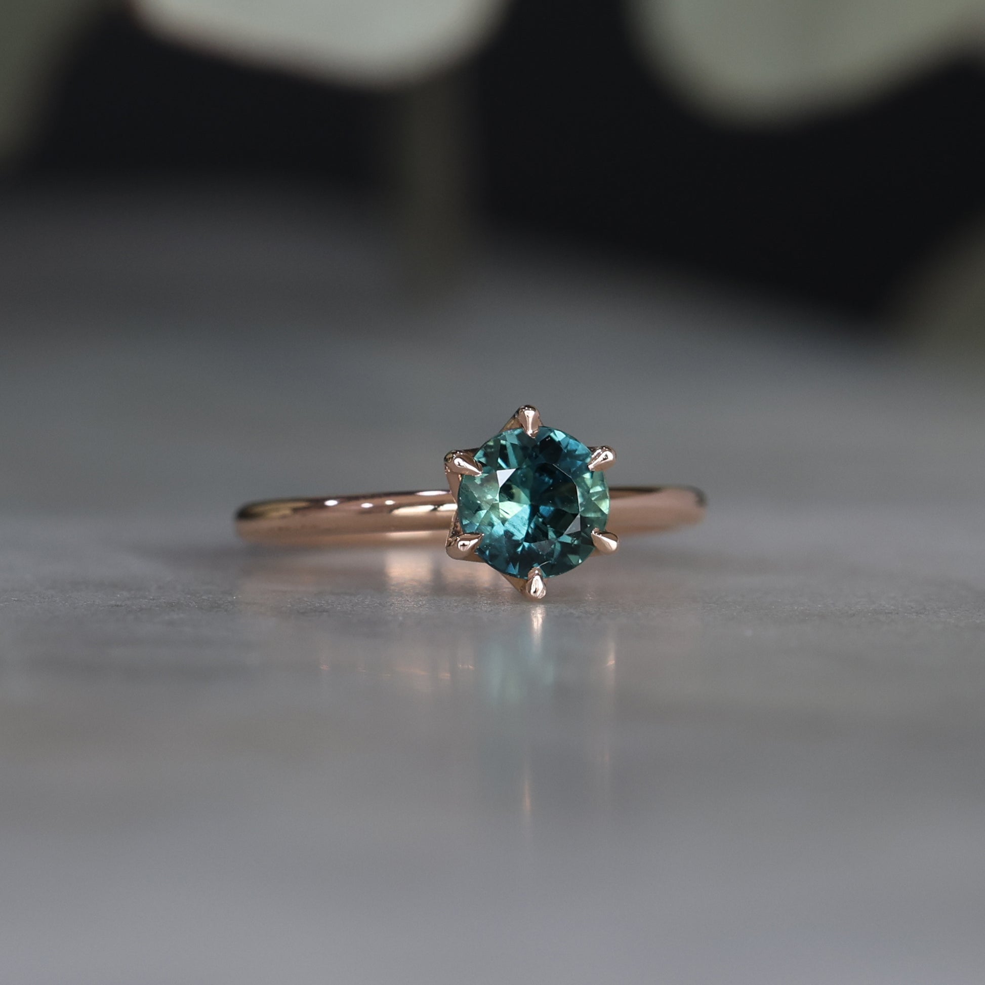 ROUND PARTI SAPPHIRE / LOTUS RING III
