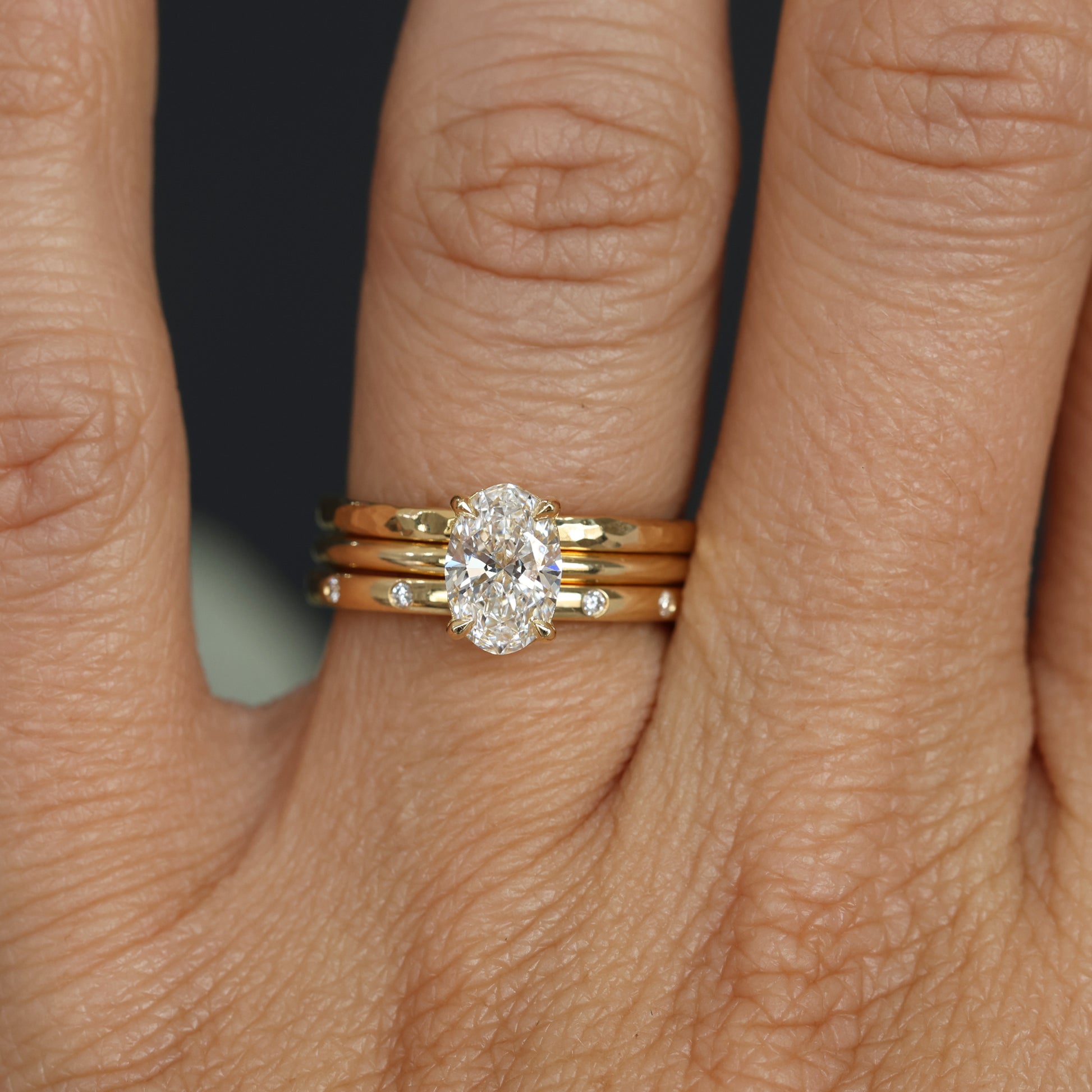 OVAL CUT / LAB DIAMOND SOLITAIRE III