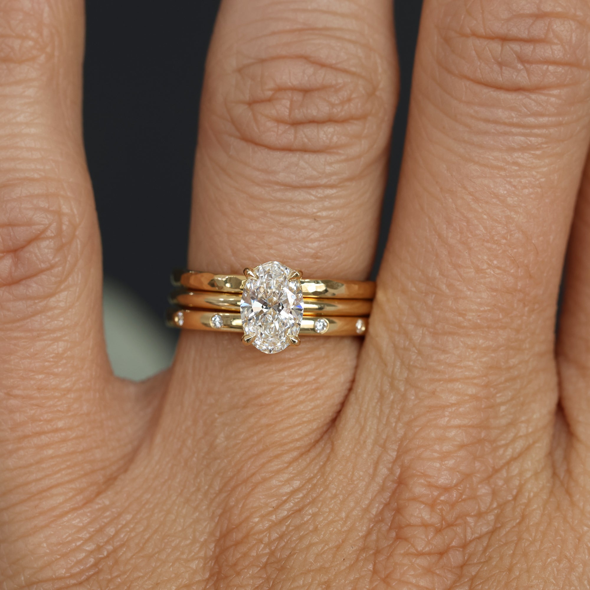 OVAL CUT / LAB DIAMOND SOLITAIRE III