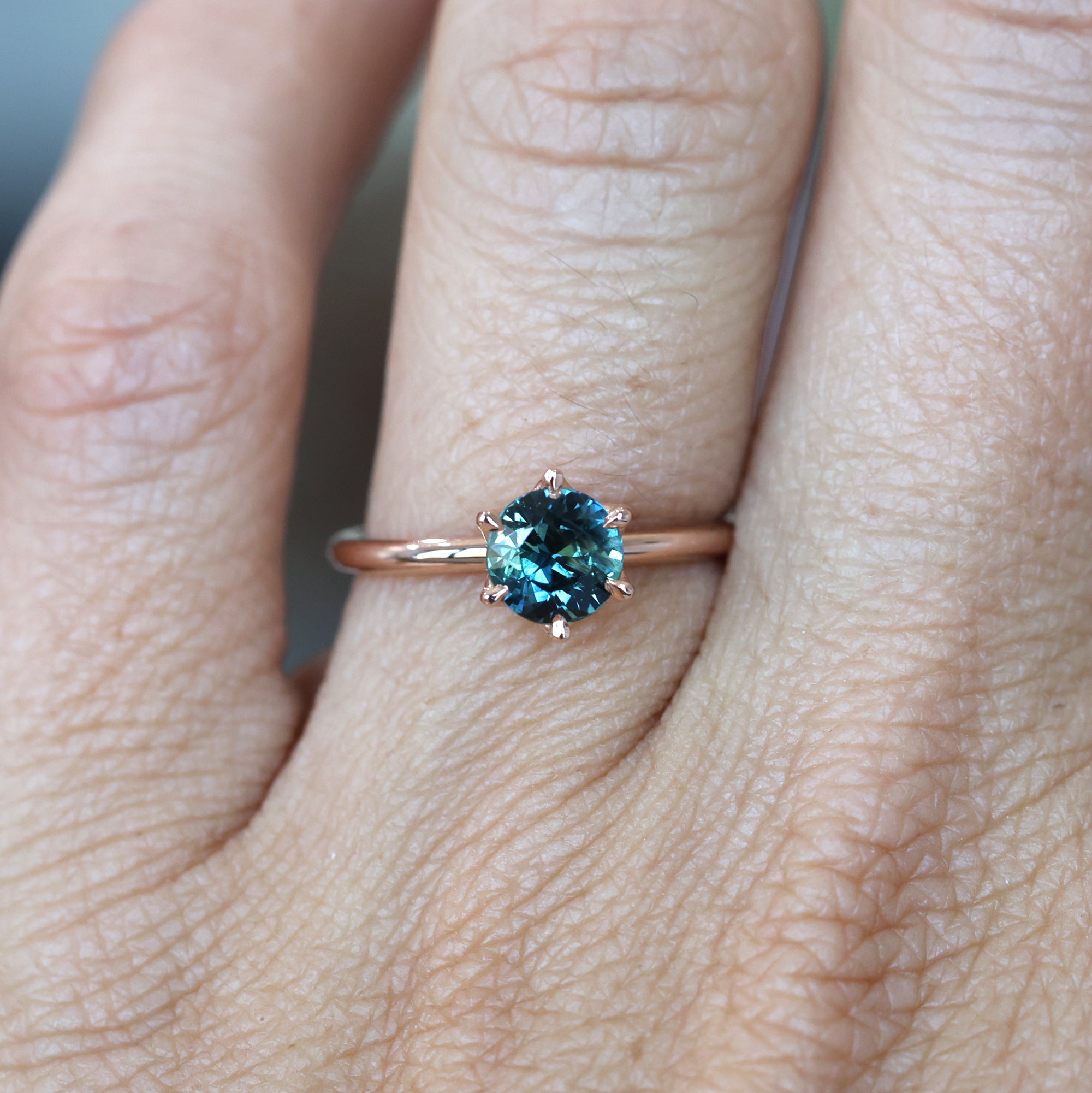 ROUND PARTI SAPPHIRE / LOTUS RING III