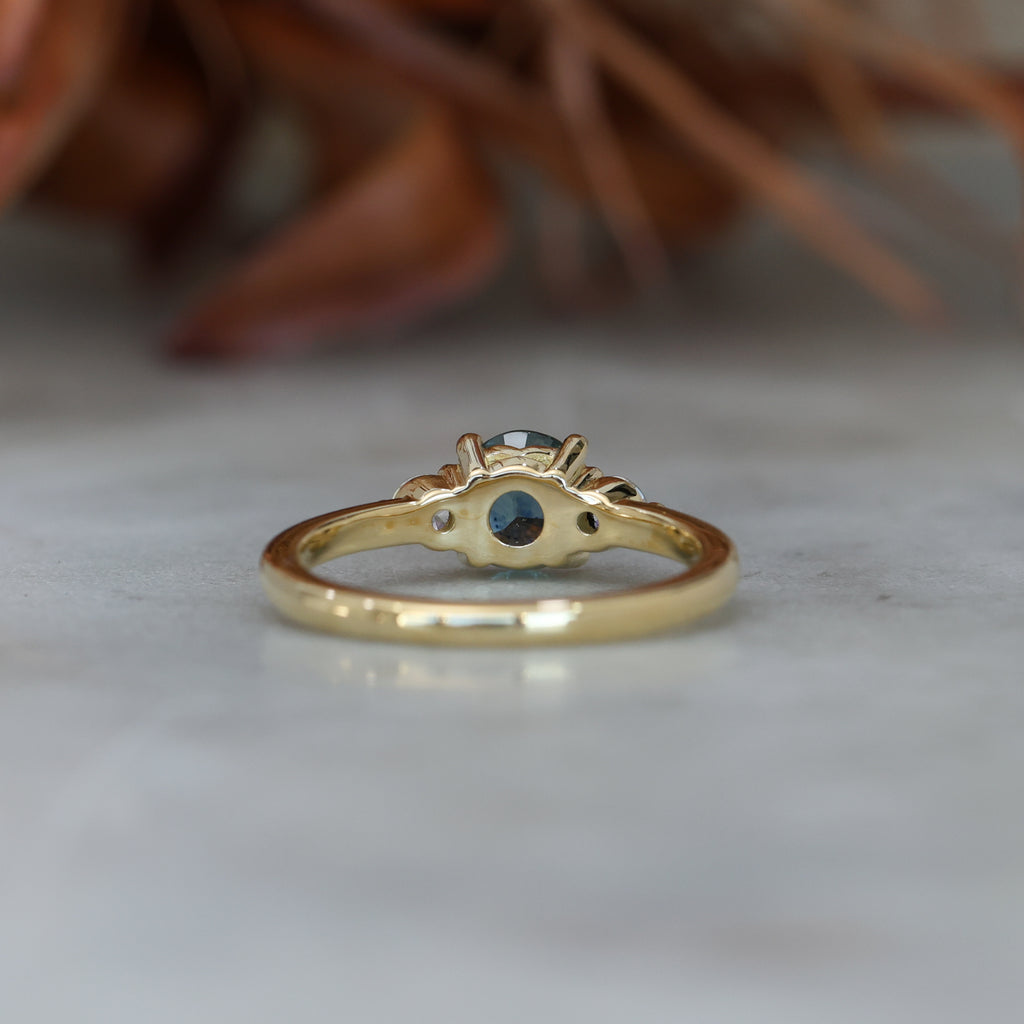 LUNAR TRILOGY / 1.11CT OVAL MONTANA SAPPHIRE ENGAGEMENT RING