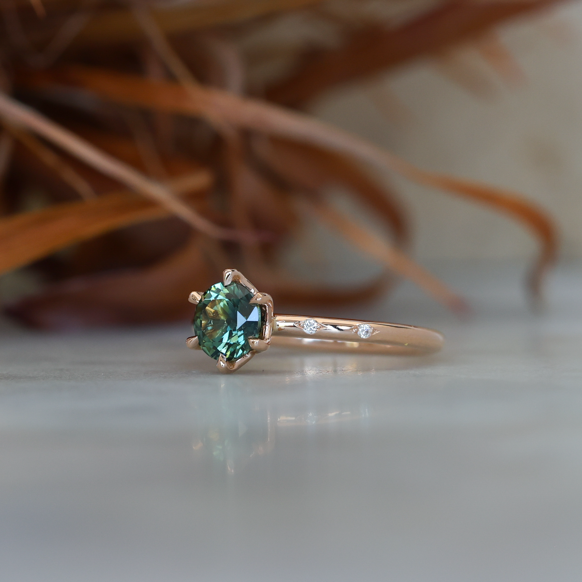 STARDUST / 1.14ct ROUND AUSTRALIAN PARTI SAPPHIRE SOLITAIRE ENGAGEMENT RING