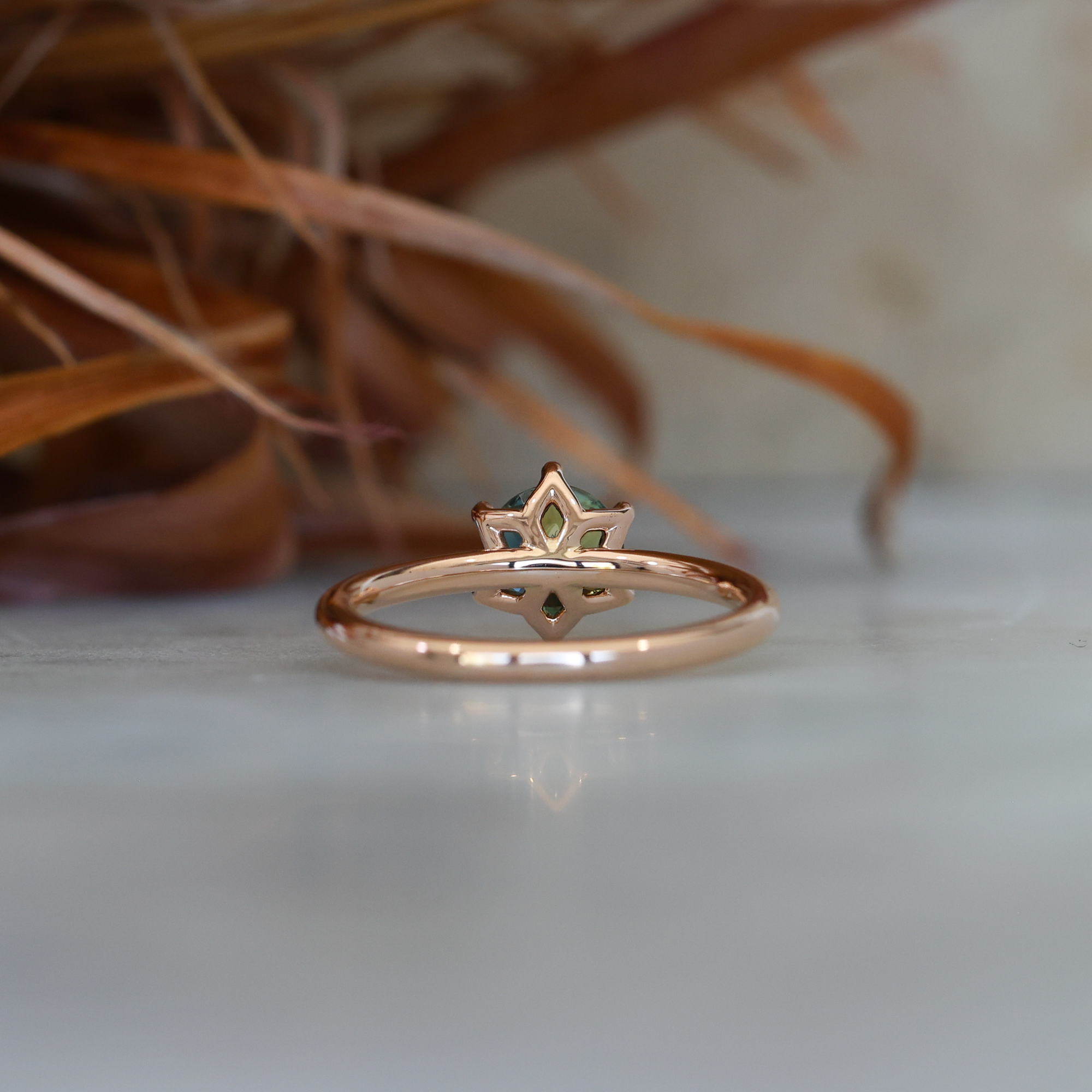 STARDUST / 1.14ct ROUND AUSTRALIAN PARTI SAPPHIRE SOLITAIRE ENGAGEMENT RING