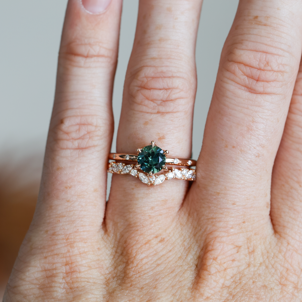 STARDUST / 1.14ct ROUND AUSTRALIAN PARTI SAPPHIRE SOLITAIRE ENGAGEMENT RING