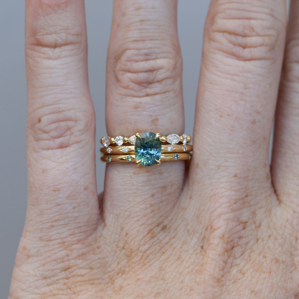 STARDUST | 1.25CT MADAGASCAN SAPPHIRE SOLITAIRE ENGAGEMENT RING