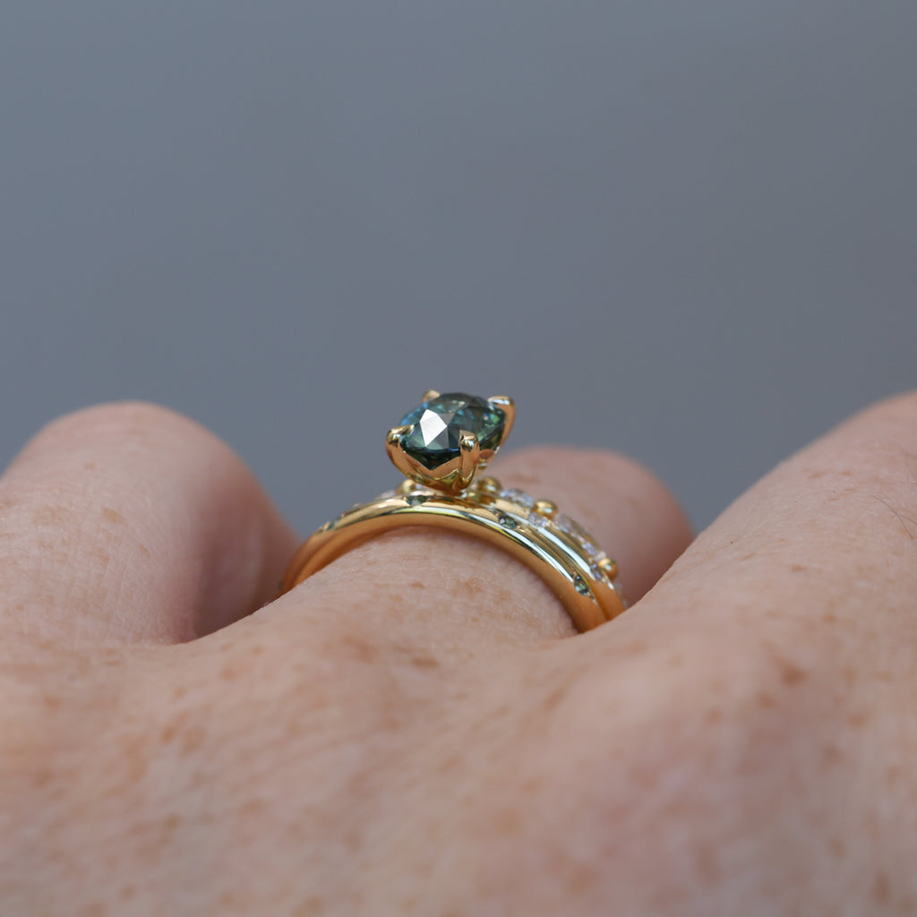 STARDUST | 1.25CT MADAGASCAN SAPPHIRE SOLITAIRE ENGAGEMENT RING