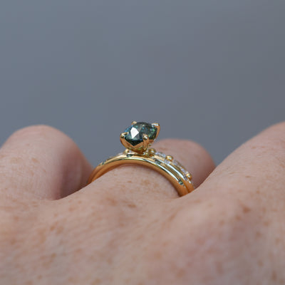 STARDUST | 1.25CT MADAGASCAN SAPPHIRE SOLITAIRE ENGAGEMENT RING