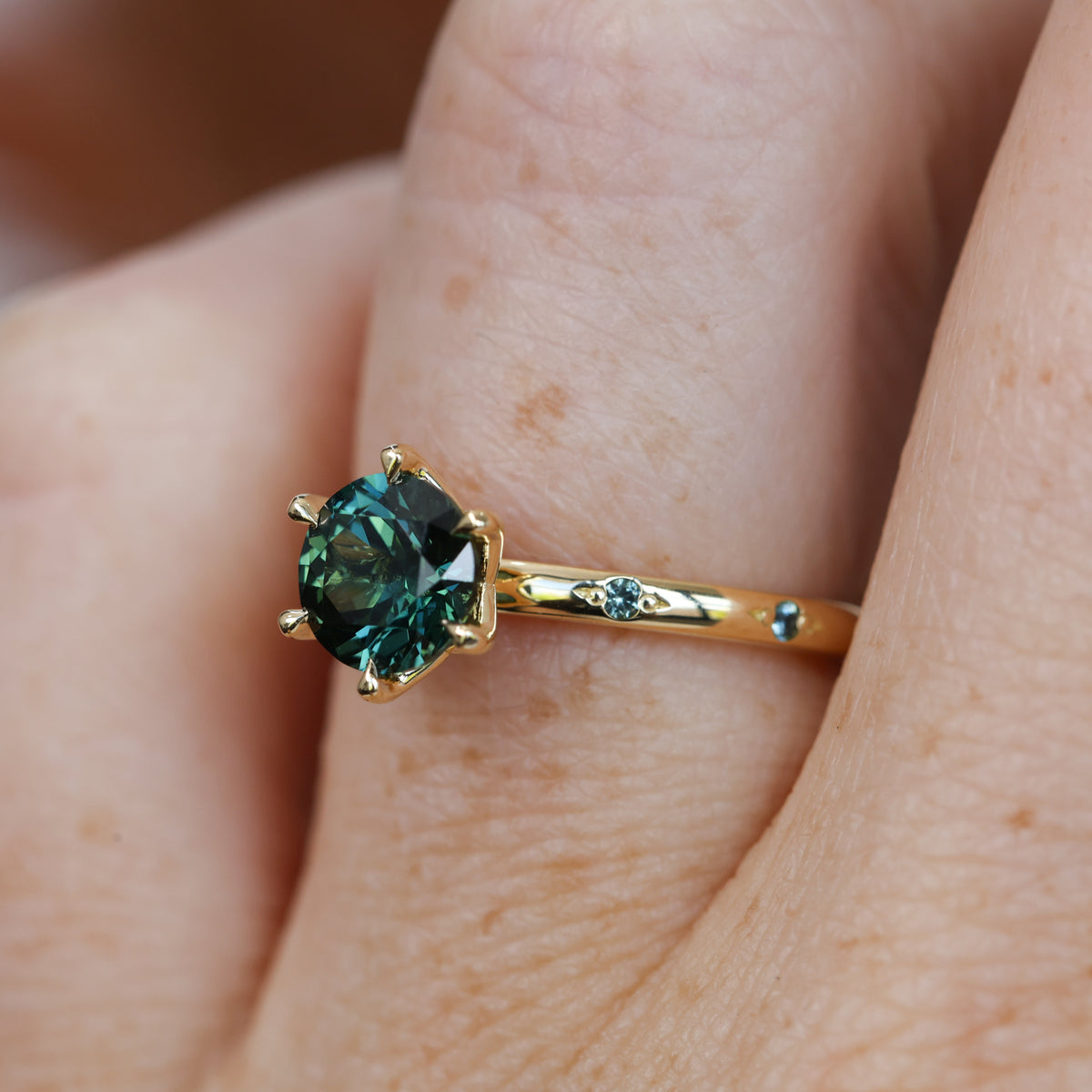 1.28ct round cut australian sapphire lotus sapphire stardust engagement ring