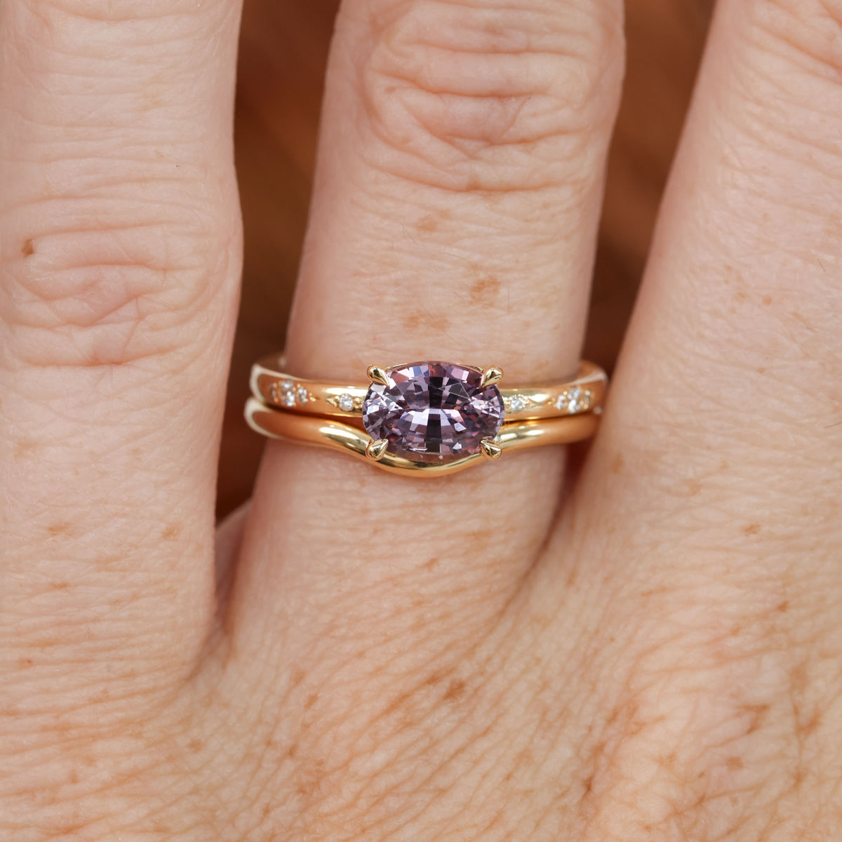 DUNE CELESTE | 1.33CT OVAL MADAGASCAN SAPPHIRE ENGAGEMENT RING