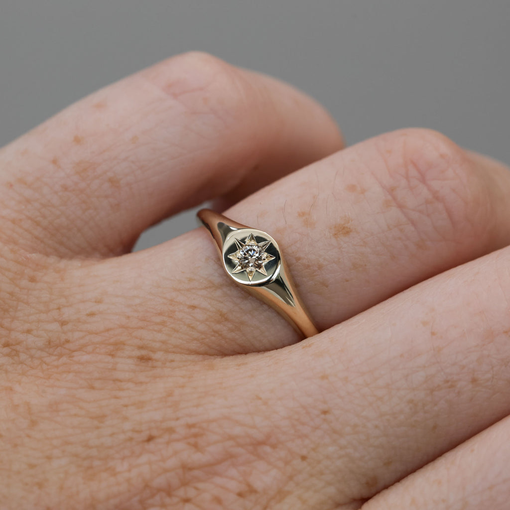 2.70mm round champagne diamond signet ring