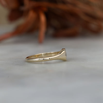 2.70mm round champagne diamond signet ring