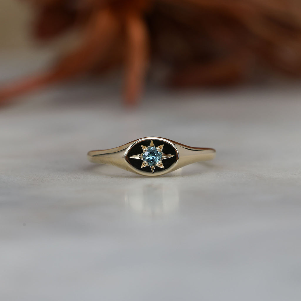 2.90mm round australian sapphire signet ring yellow gold