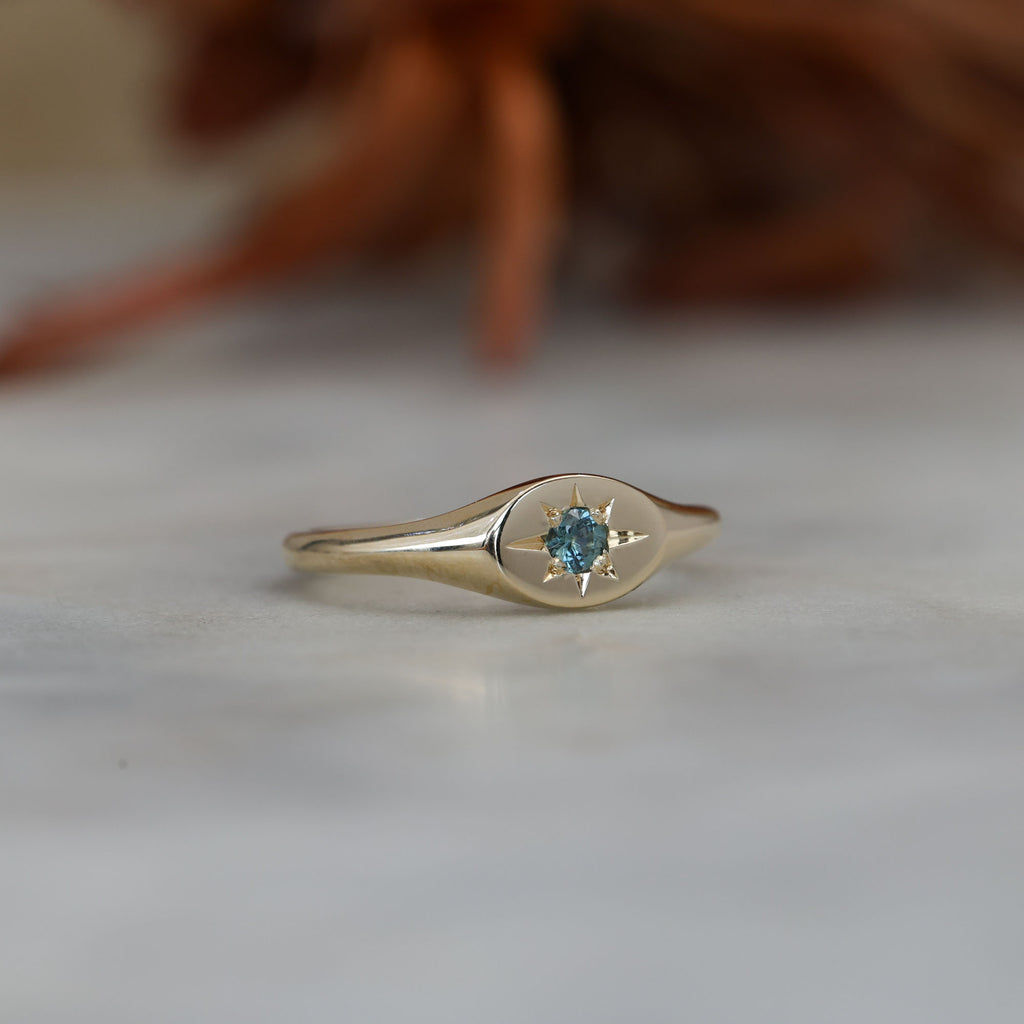 2.90mm round australian sapphire signet ring yellow gold