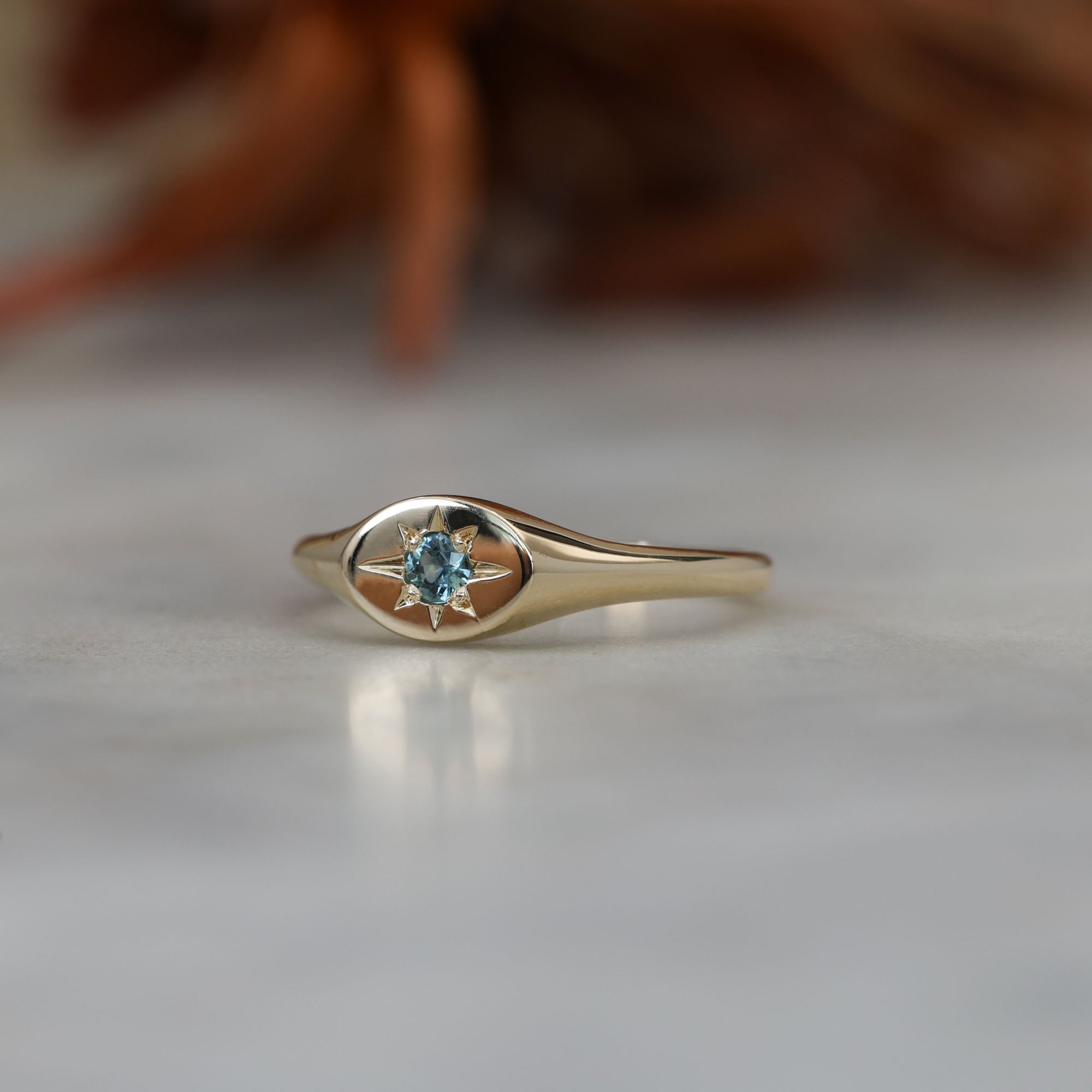 2.90mm round australian sapphire signet ring yellow gold