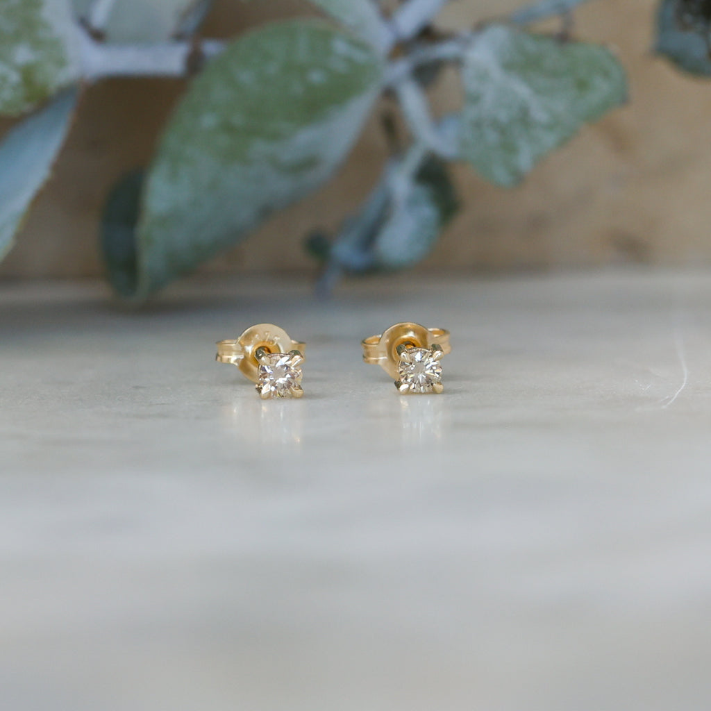 CHAMPAGNE DIAMOND | STUD EARRINGS
