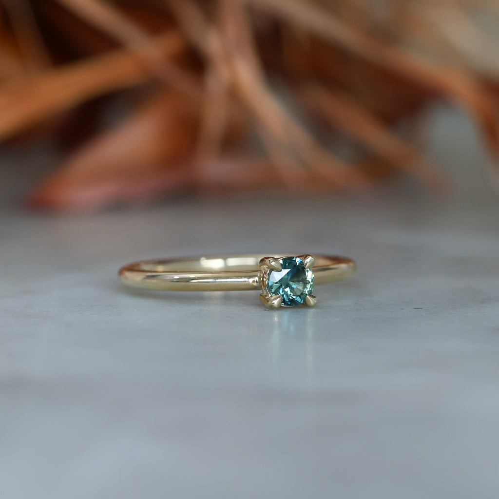 4mm round cut Australian Parti Sapphire stack ring crafted in yellow gold