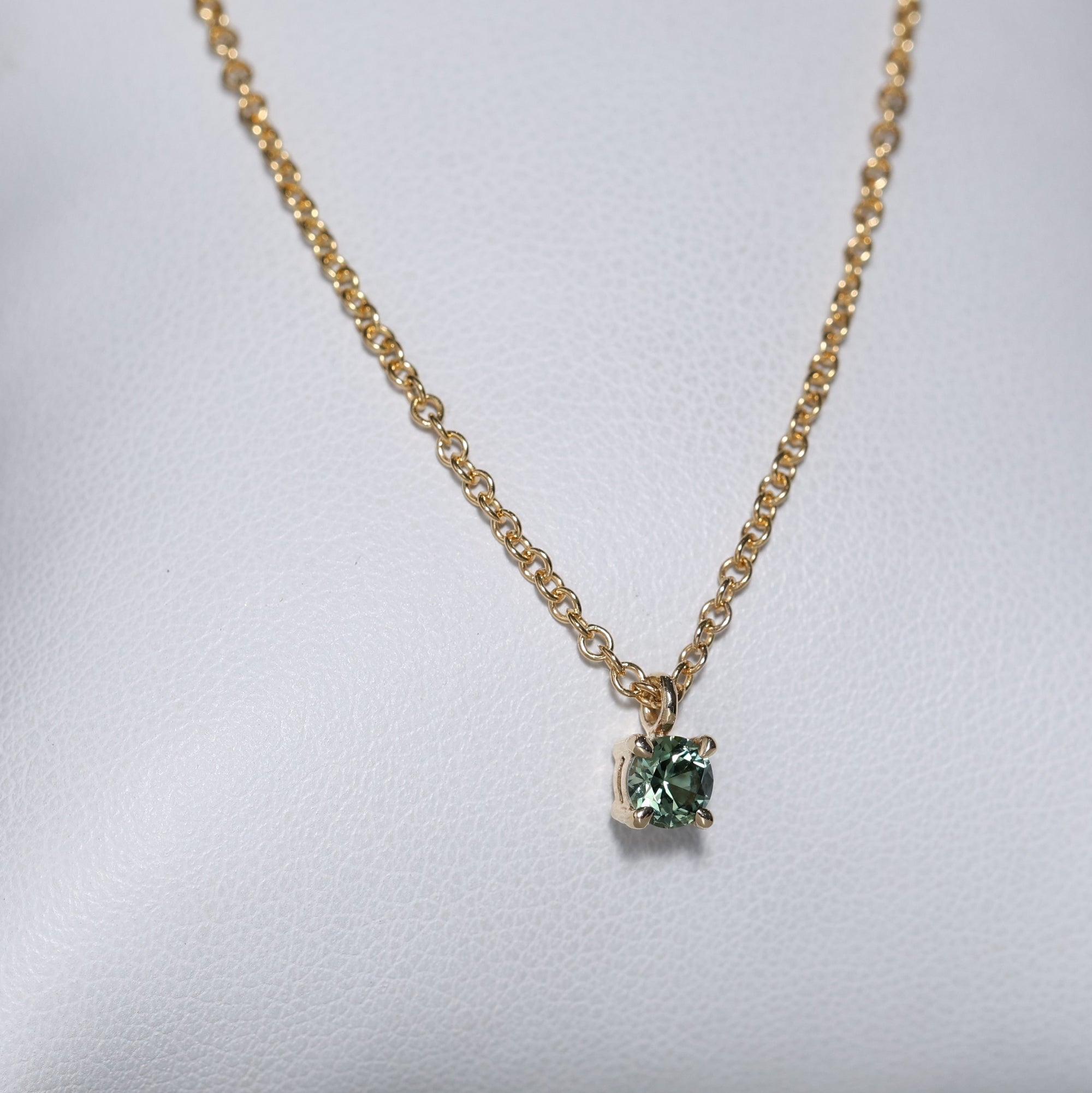 ONE OF A KIND / SAPPHIRE NECKLACE