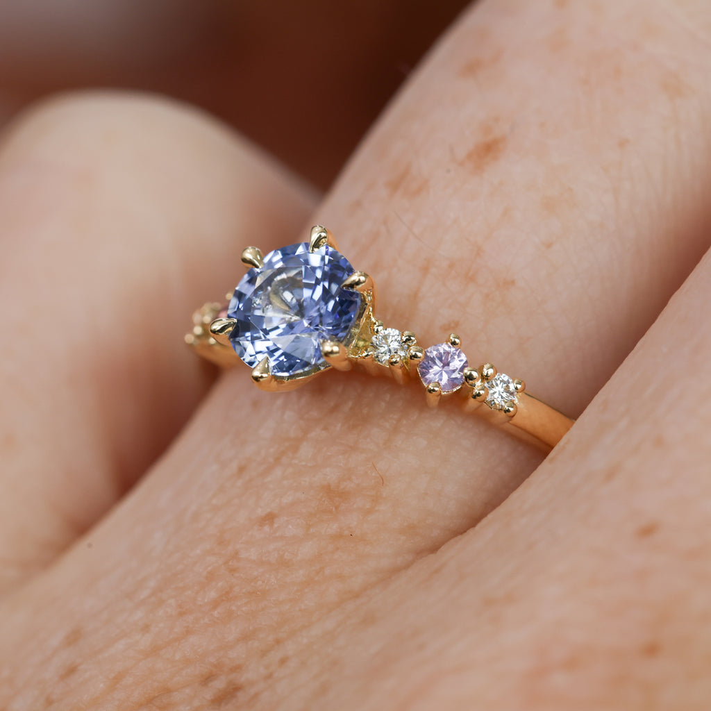 ACACIA | 0.99CT ROUND CUT CEYLON SAPPHIRE ENGAGEMENT RING