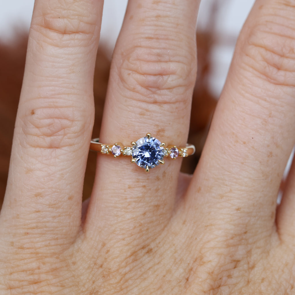 ACACIA | 0.99CT ROUND CUT CEYLON SAPPHIRE ENGAGEMENT RING