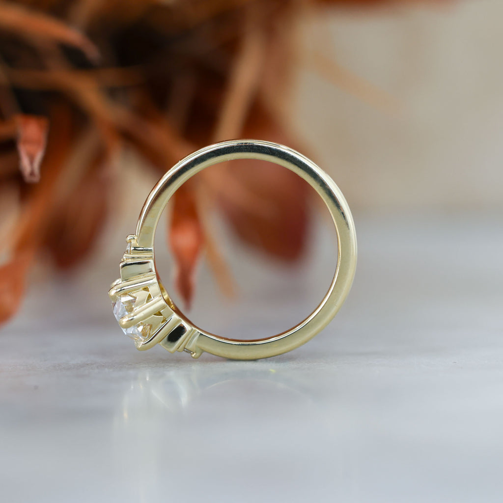 ELAINA | 1.51CT OVAL LAB DIAMOND ENGAGEMENT RING
