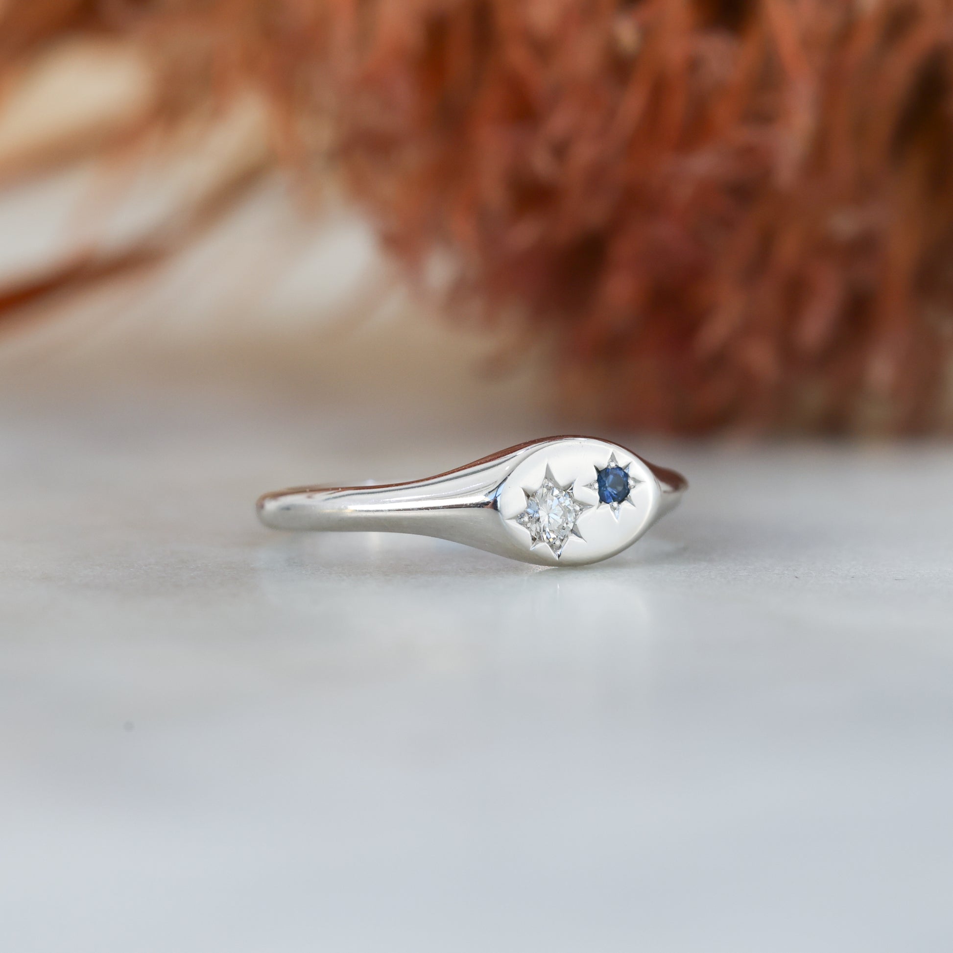 STAR SET SAPPHIRE & DIAMOND | ELLIPSE SIGNET RING III