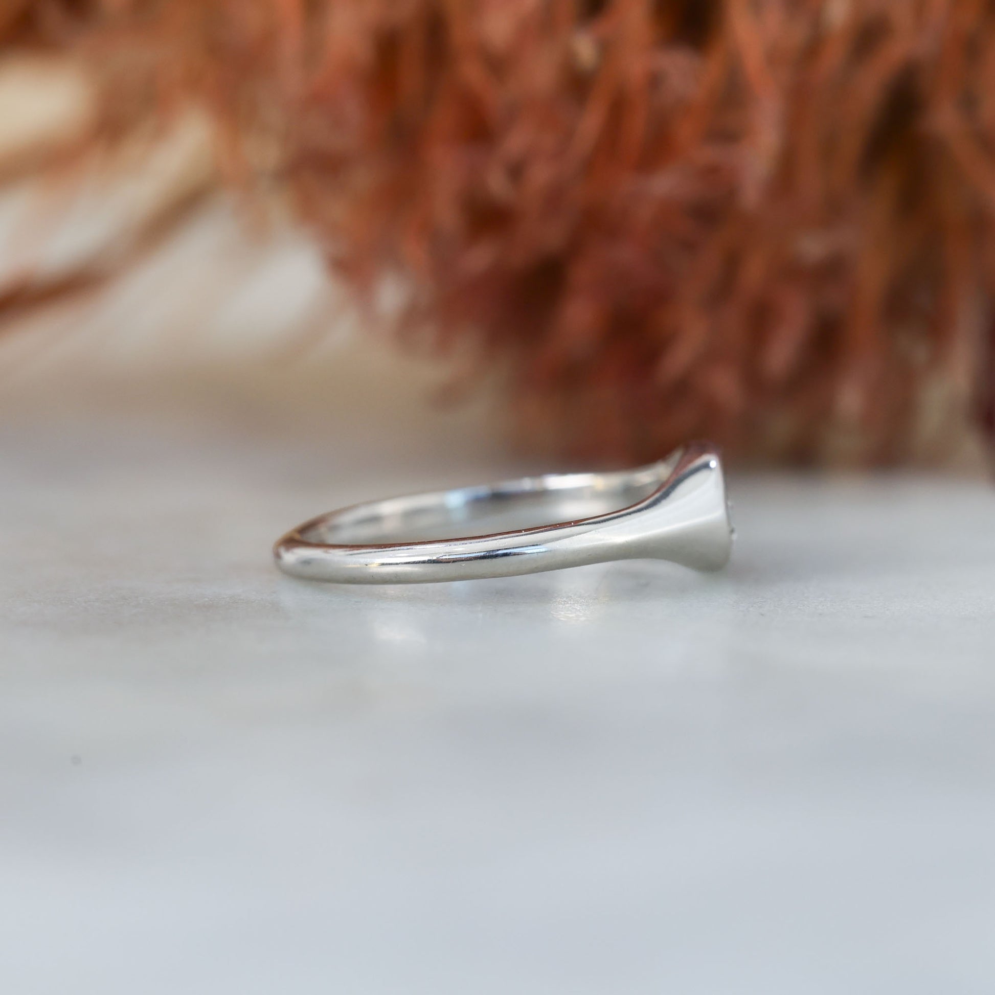 STAR SET SAPPHIRE & DIAMOND | ELLIPSE SIGNET RING III