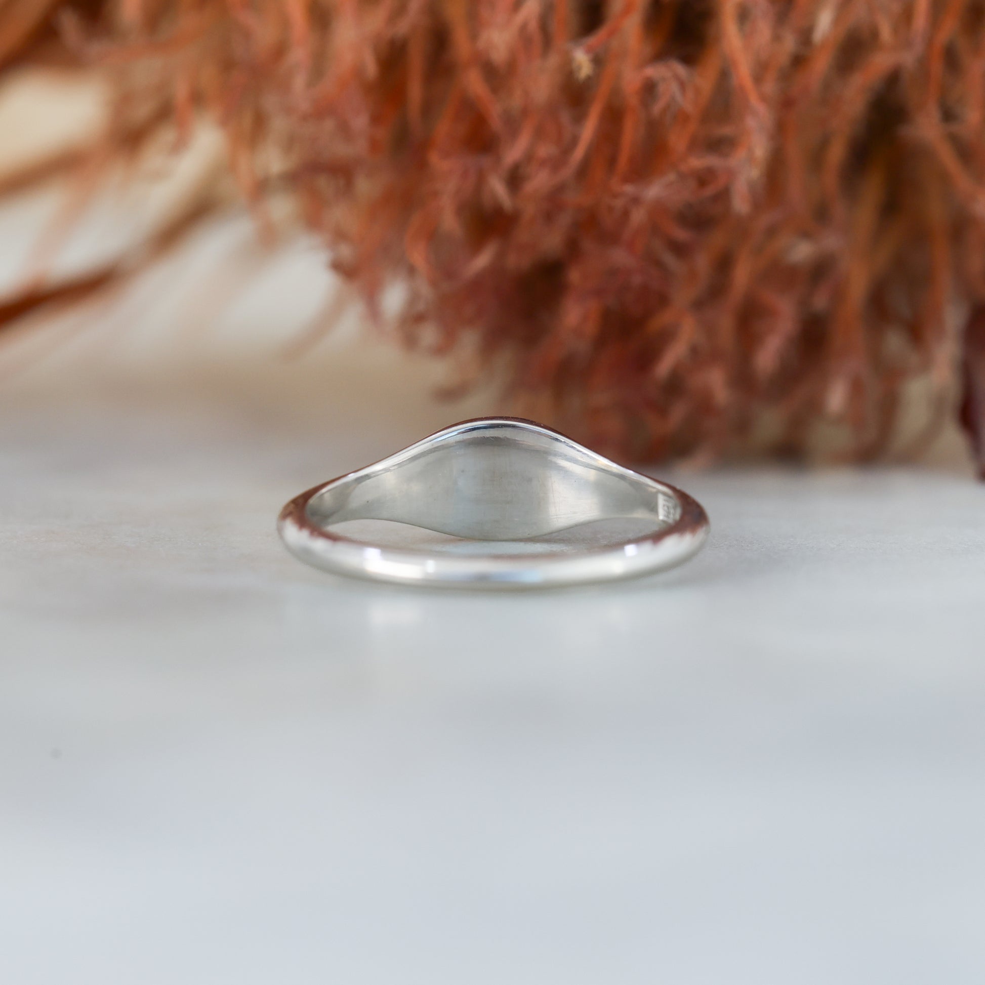 STAR SET SAPPHIRE & DIAMOND | ELLIPSE SIGNET RING III