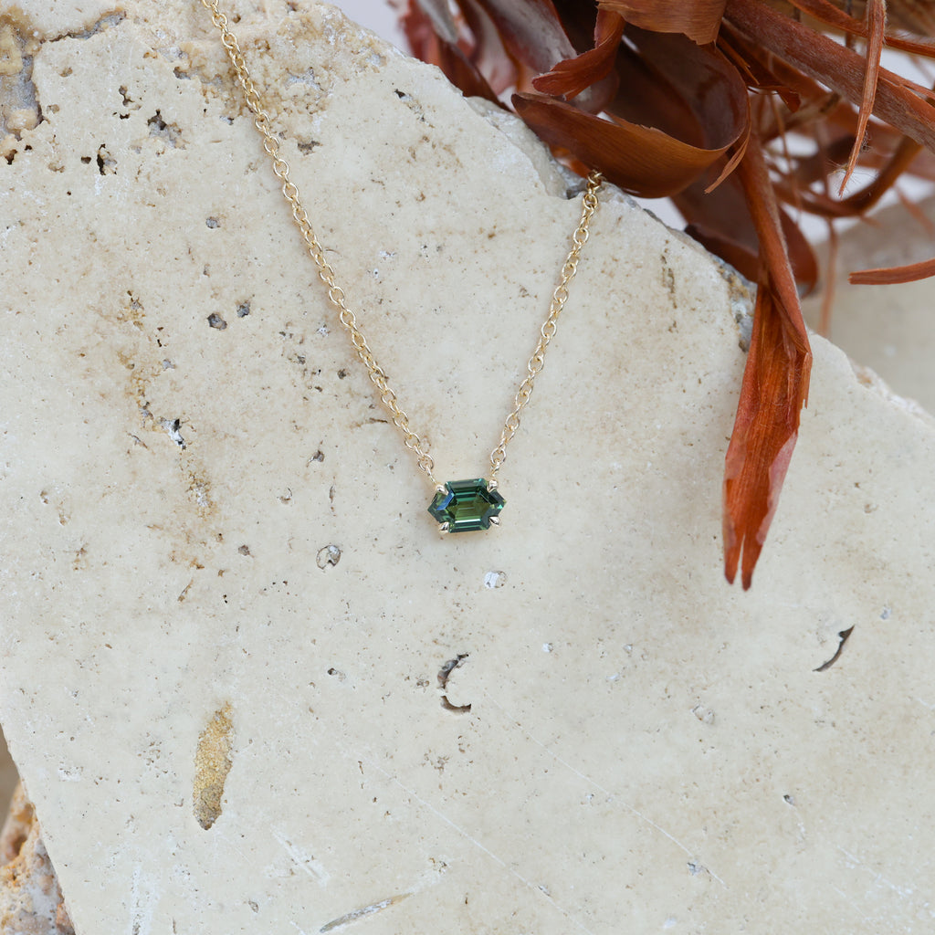 ELONGATED HEXAGON AUSTRALIAN SAPPHIRE | NECKLACE