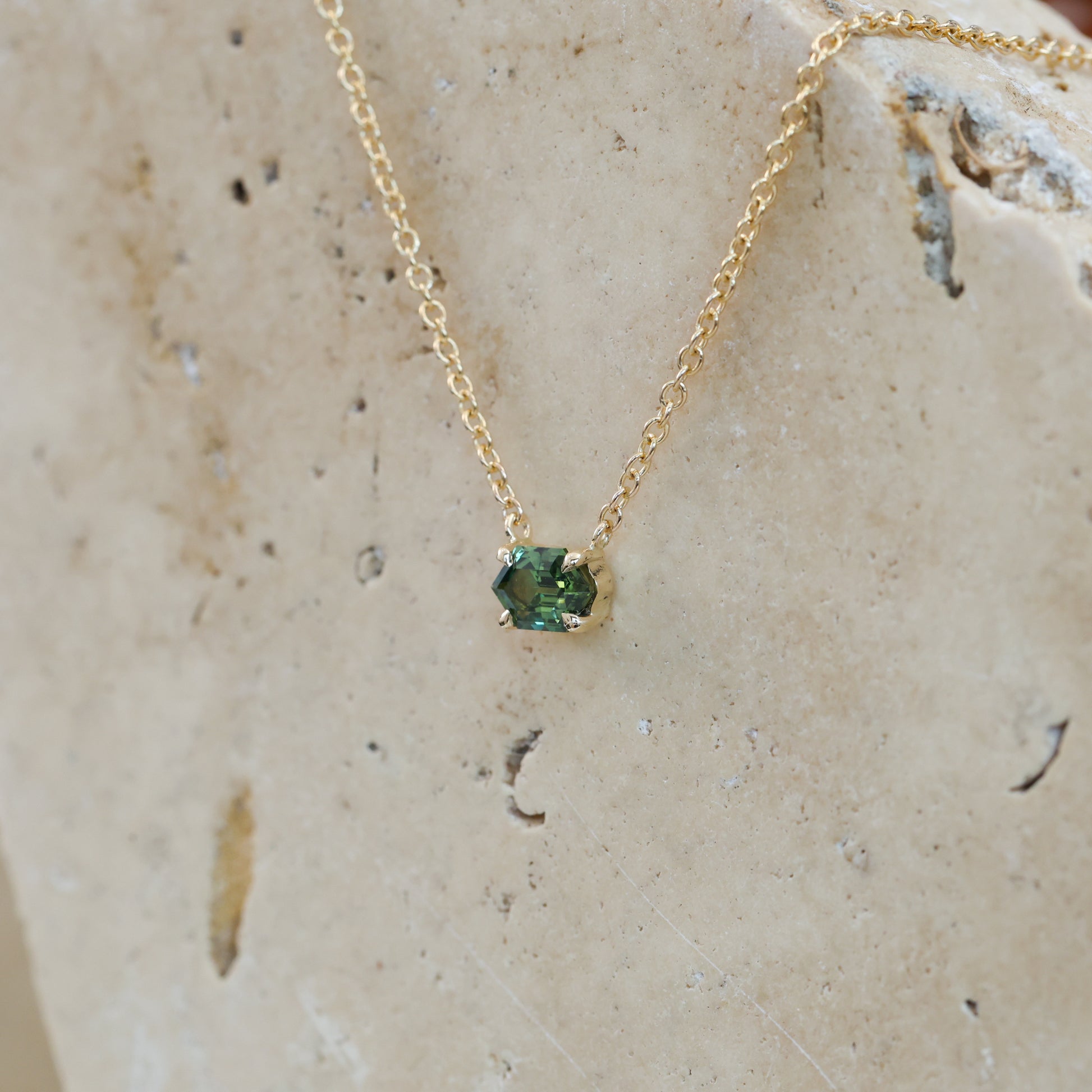 ELONGATED HEXAGON AUSTRALIAN SAPPHIRE | NECKLACE