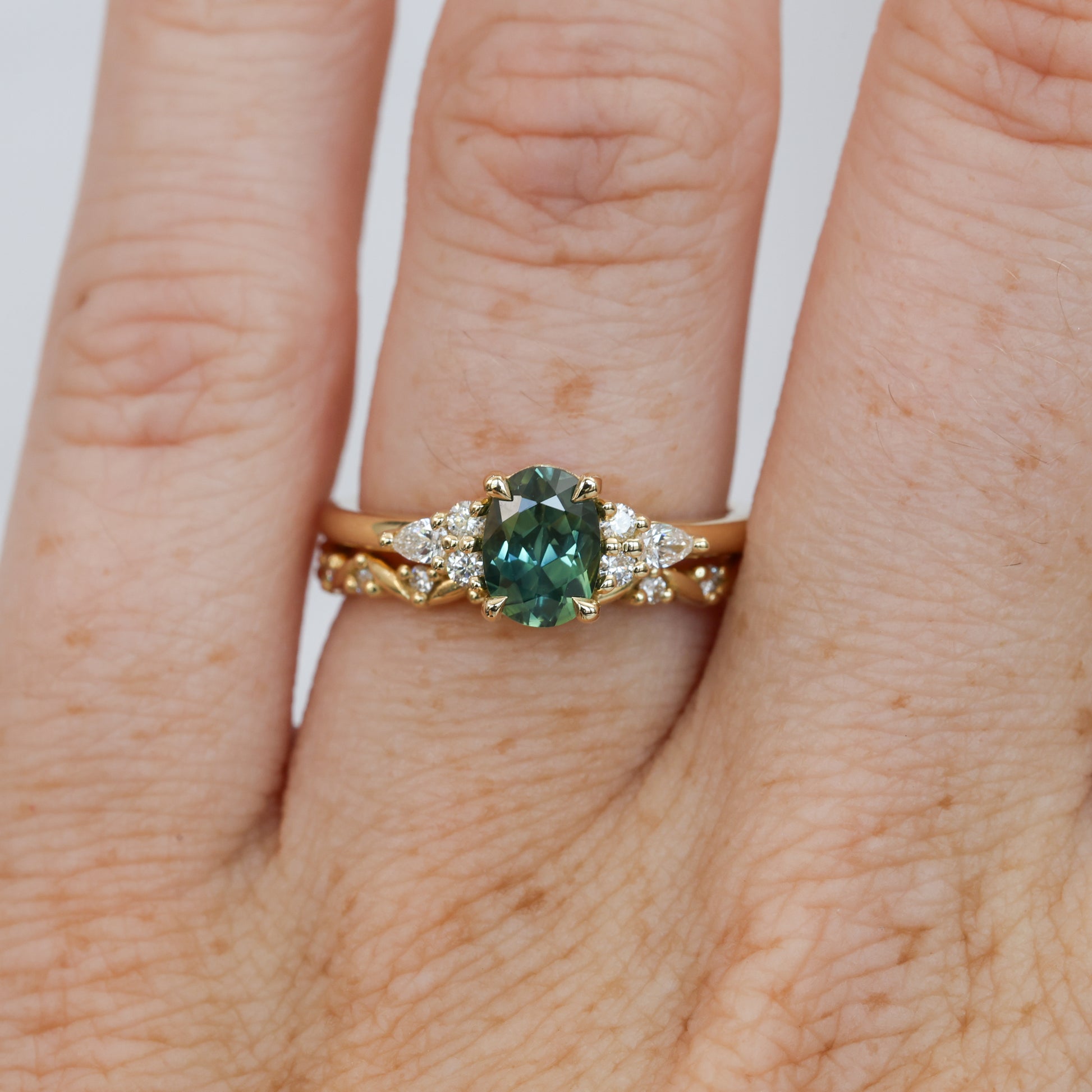 EMMA | 1.03CT OVAL AUSTRALIAN SAPPHIRE ENGAGEMENT RING