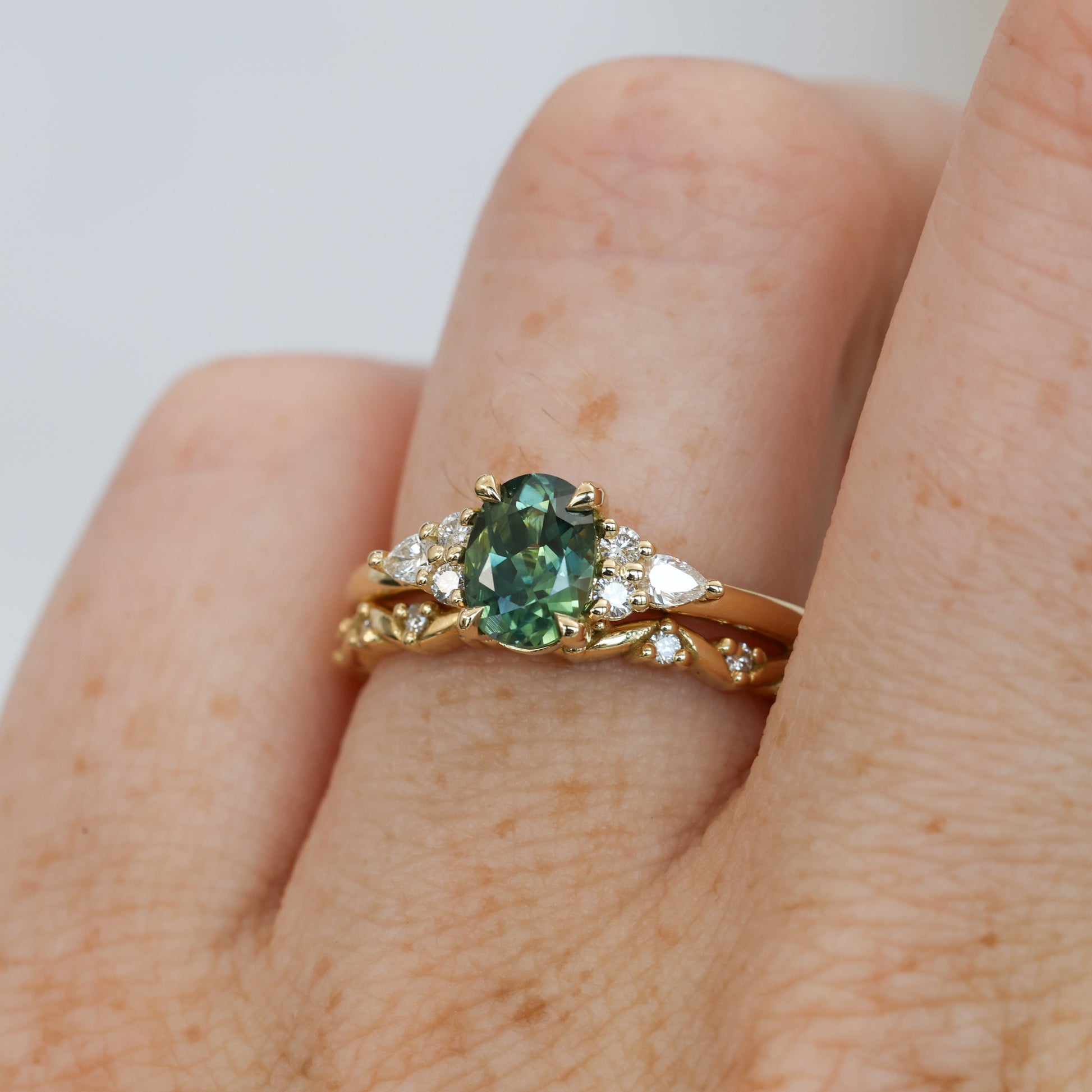 EMMA | 1.03CT OVAL AUSTRALIAN SAPPHIRE ENGAGEMENT RING