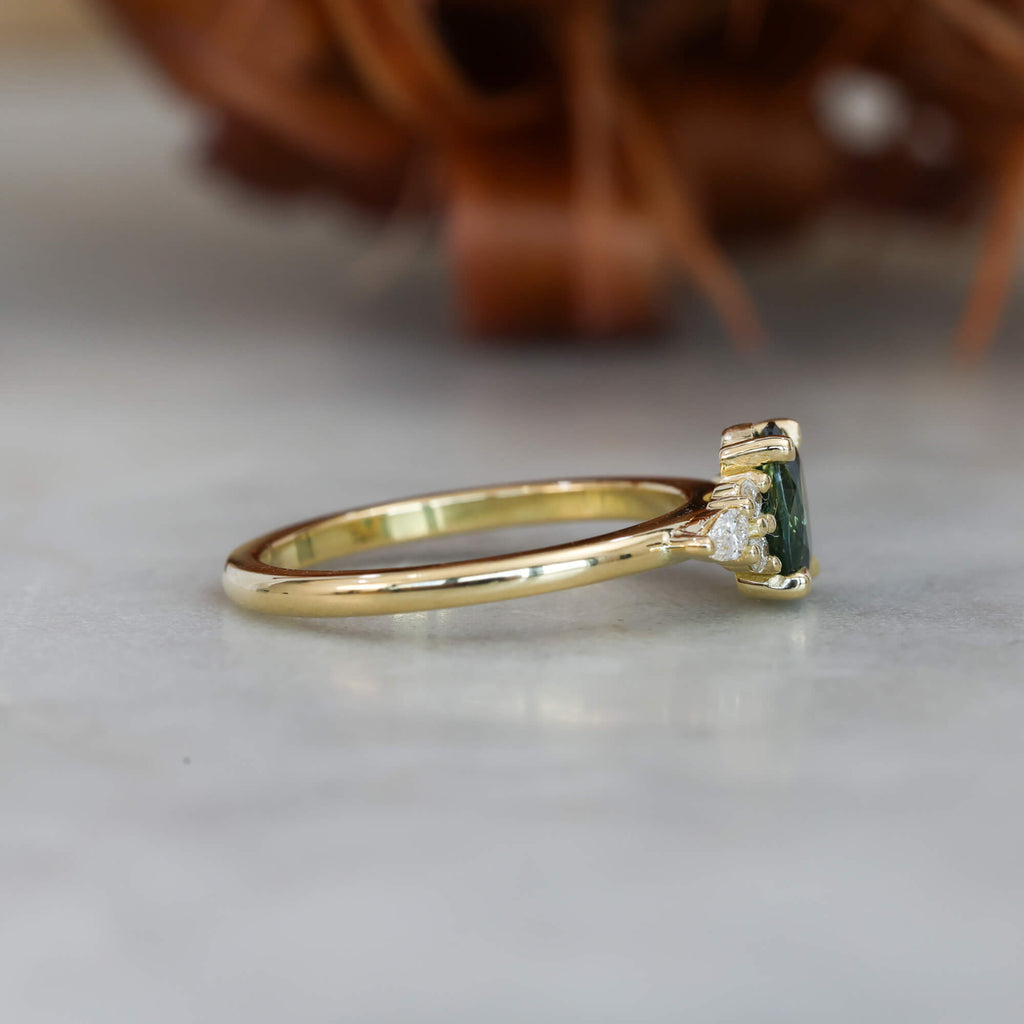 EMMA | 1.03CT OVAL AUSTRALIAN SAPPHIRE ENGAGEMENT RING