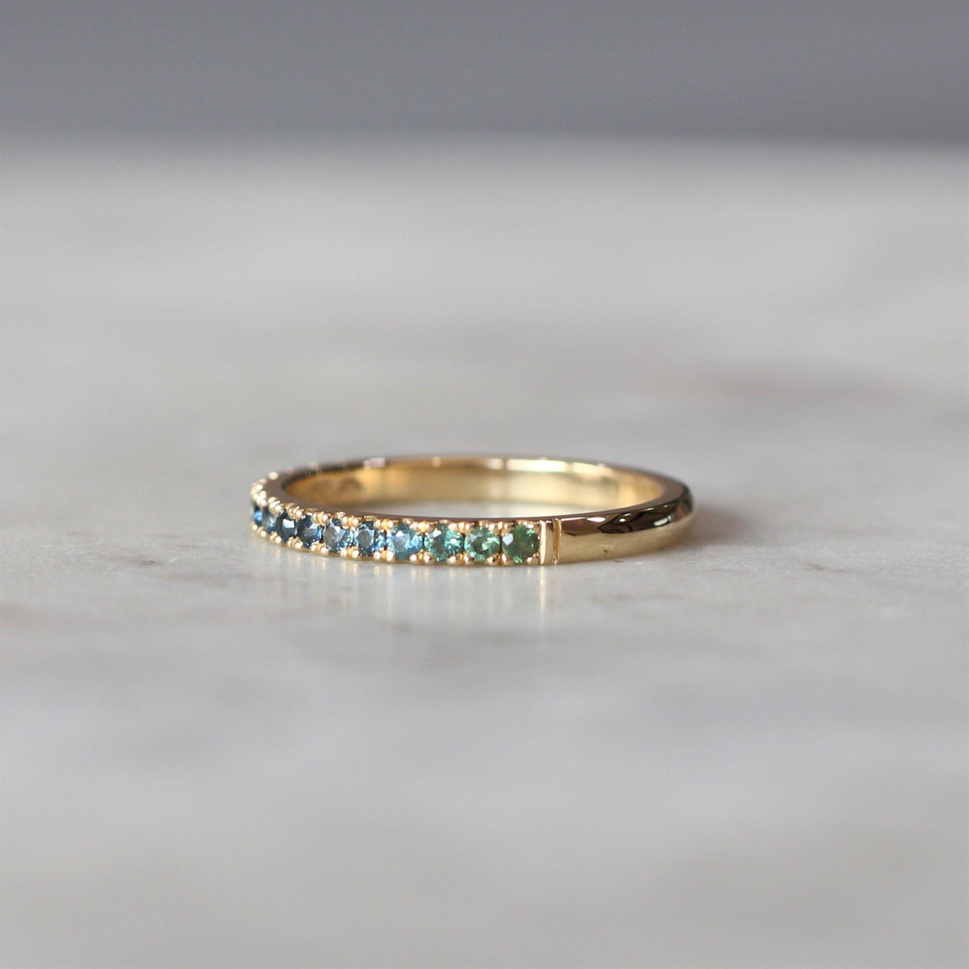 GRADIENT / SAPPHIRE RING