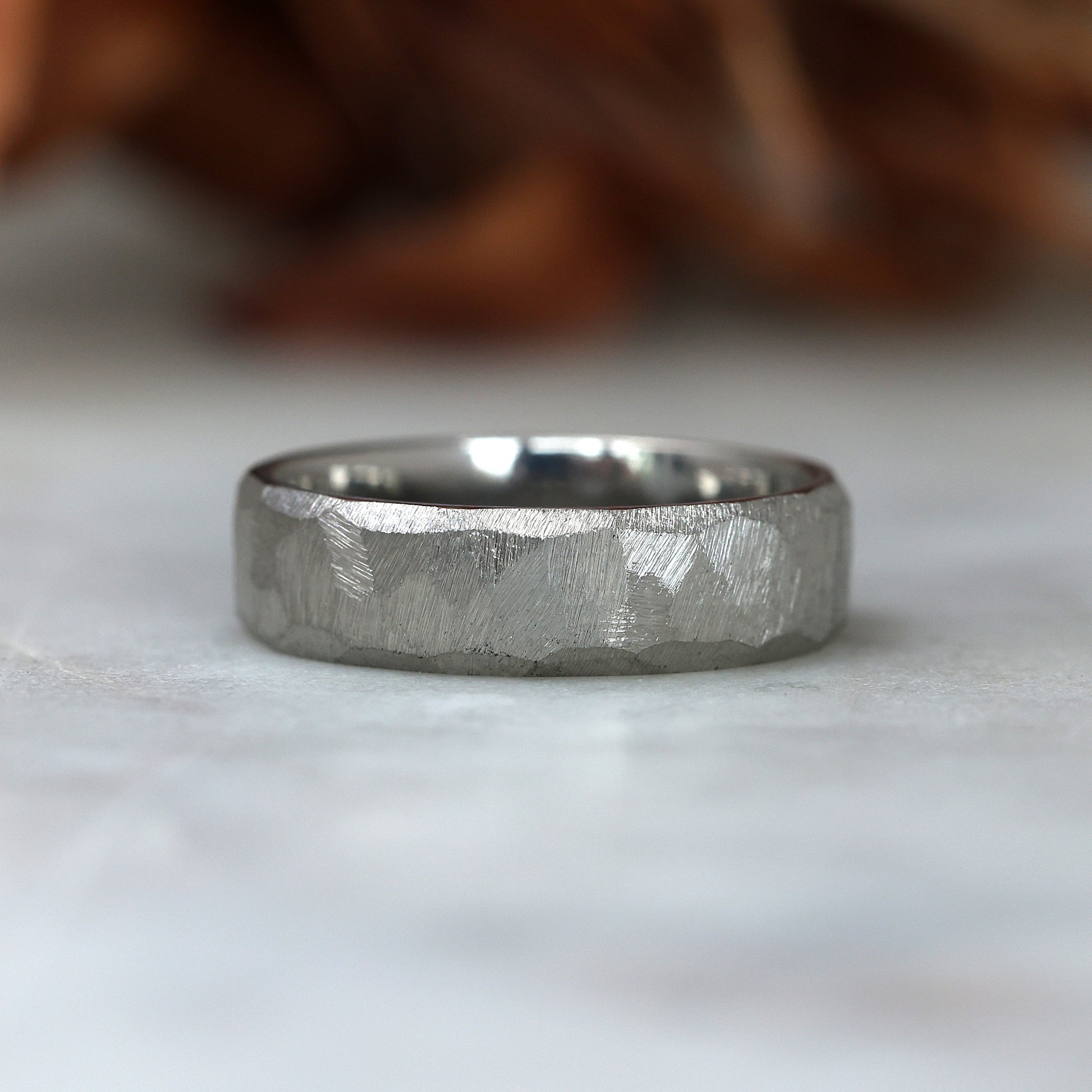 TITANIUM BEVELLED EDGE TEXTURED | WEDDING BAND