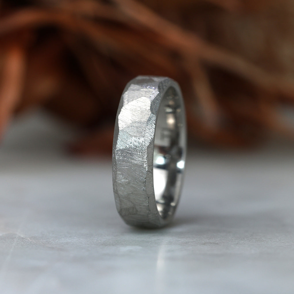 TITANIUM BEVELLED EDGE TEXTURED | WEDDING BAND