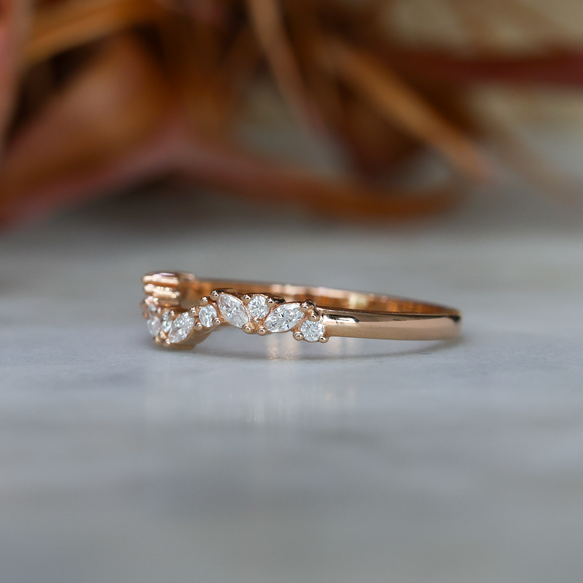 LAILA CURVED / WEDDING BAND