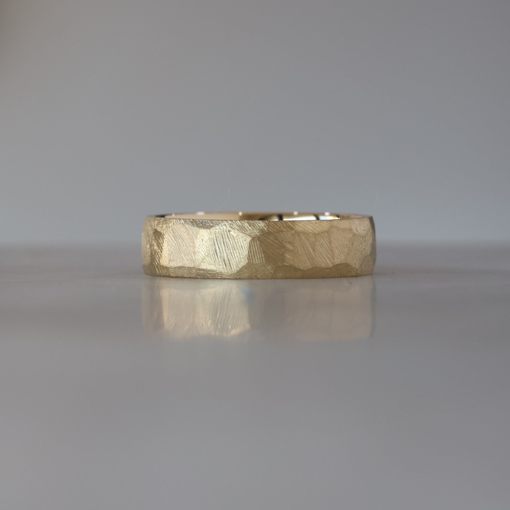Mens Textured Bevelled Edge Band