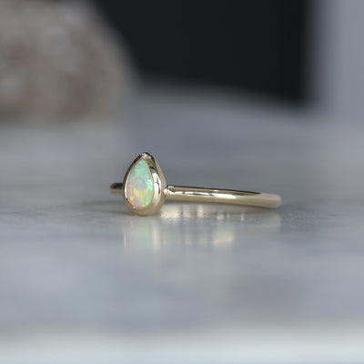 PEAR CUT OPAL / BEZEL RING II