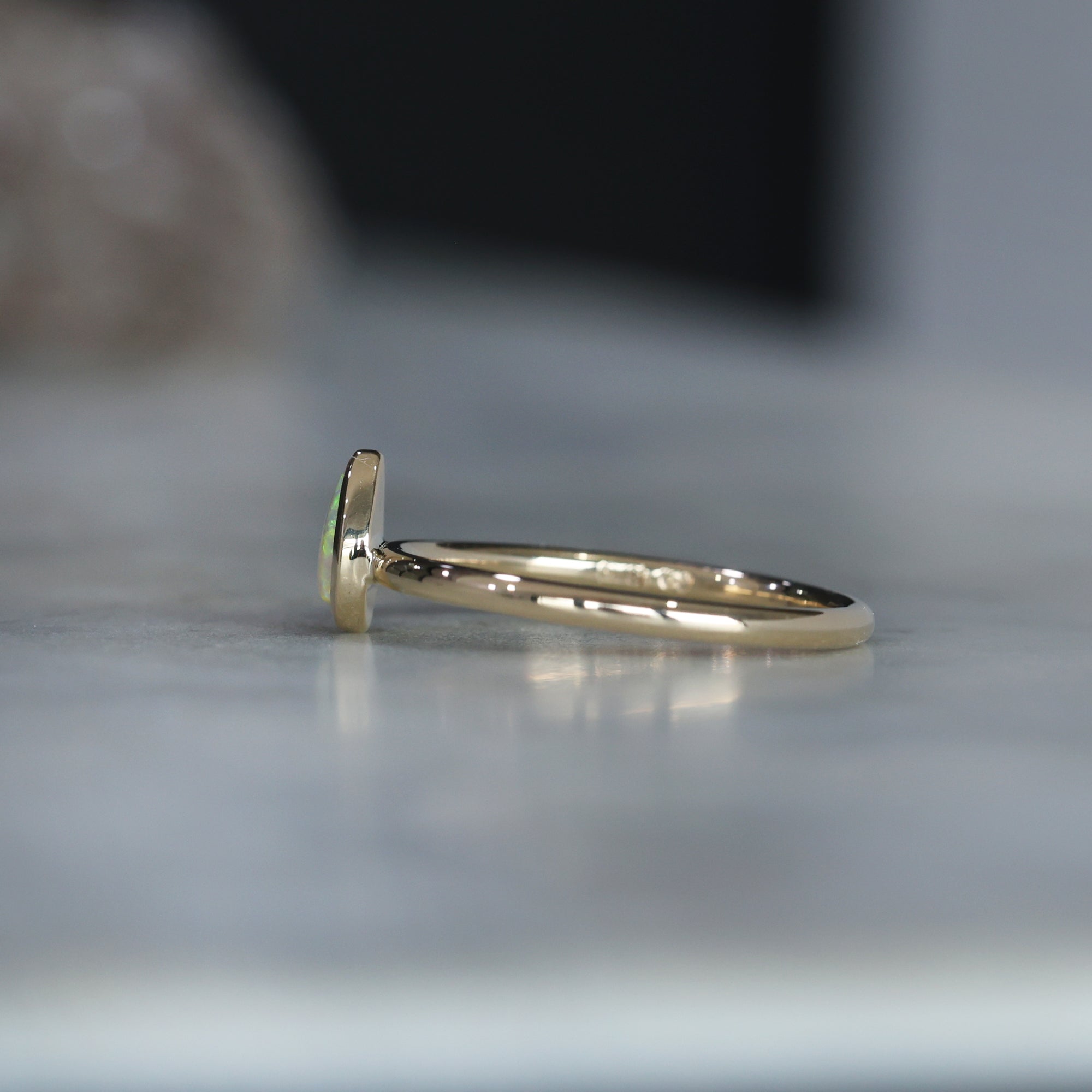 PEAR CUT OPAL / BEZEL RING II