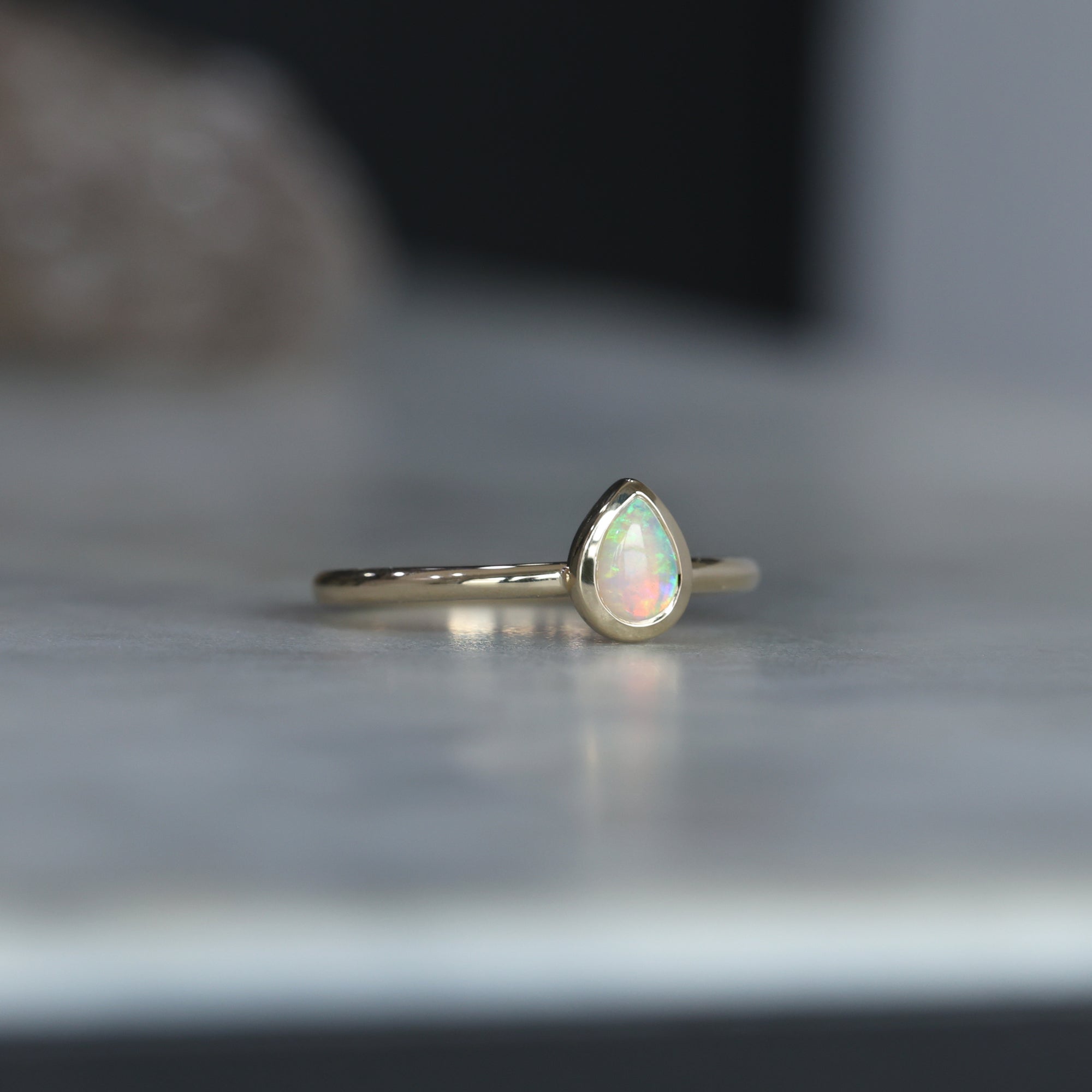 PEAR CUT OPAL / BEZEL RING II