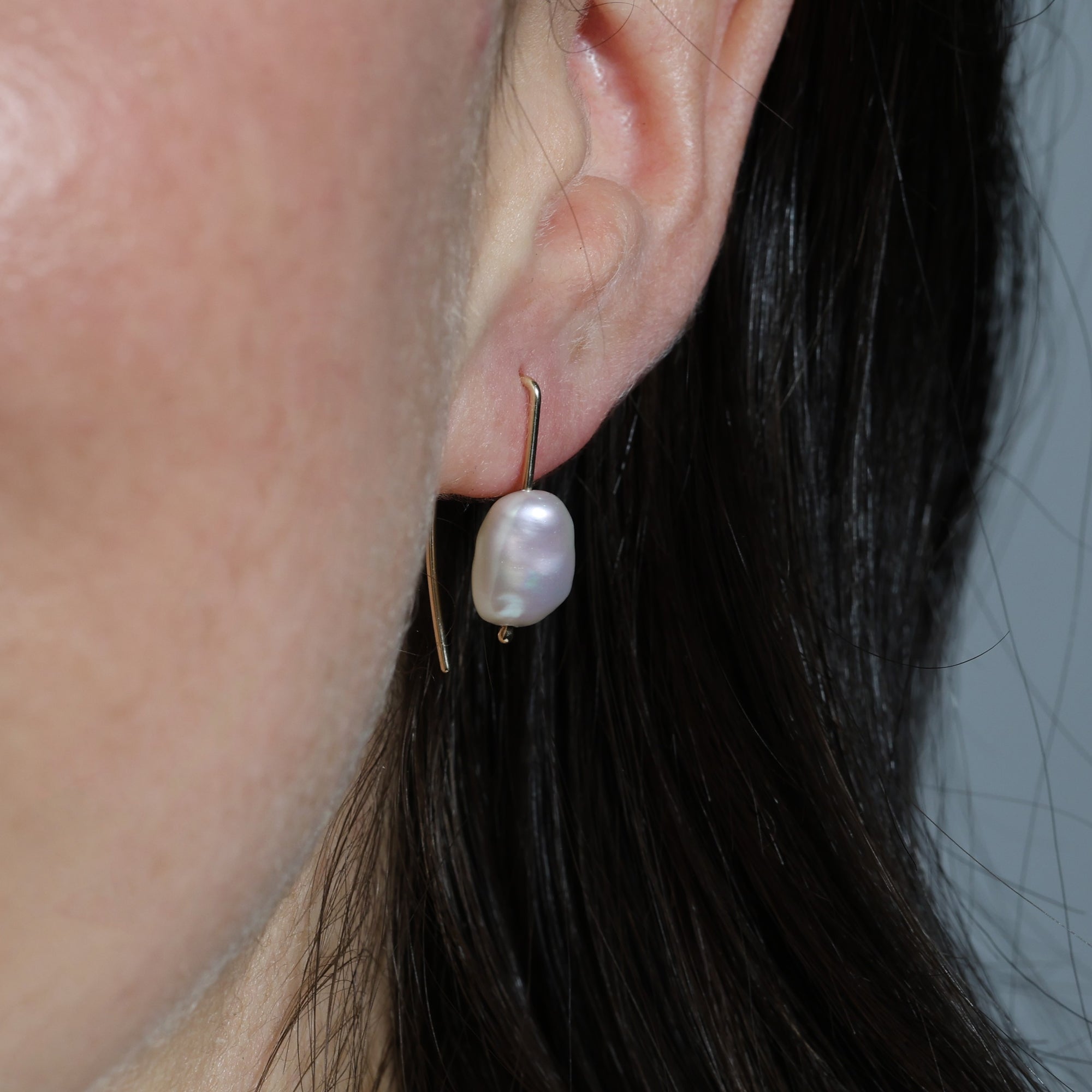 PETITE PEARL / TRAIL EARRINGS