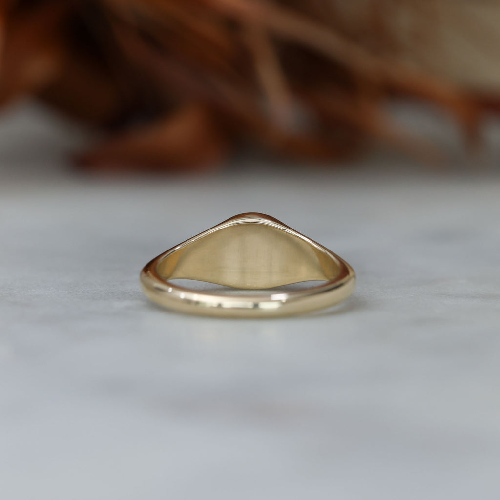 Petite Cabochon signet ring back