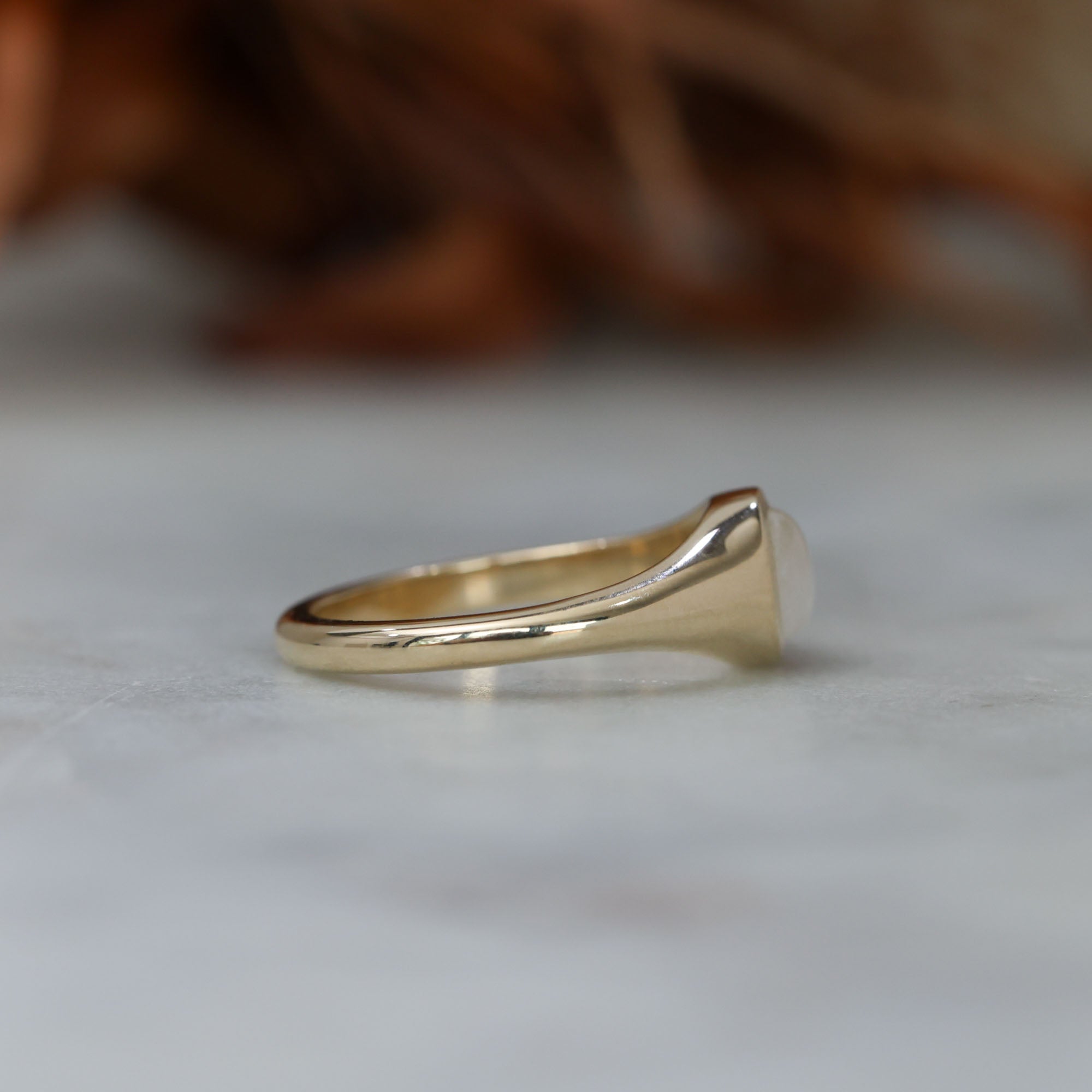 Petite Cabochon signet ring side