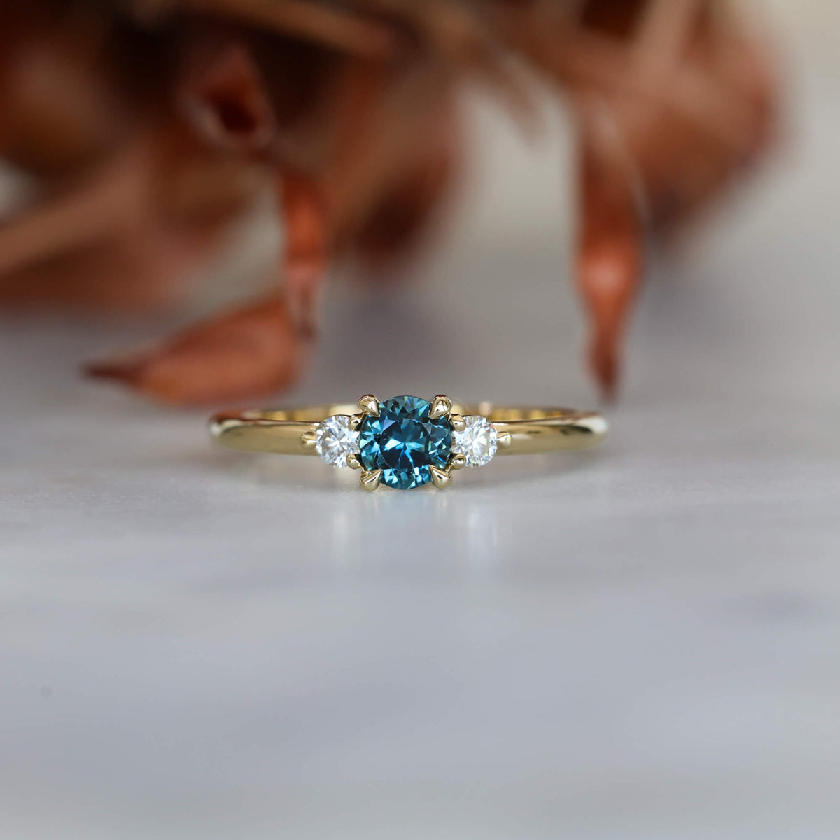PICCOLO LUNAR TRILOGY | 0.41CT AUSTRALIAN SAPPHIRE ENGAGEMENT RING