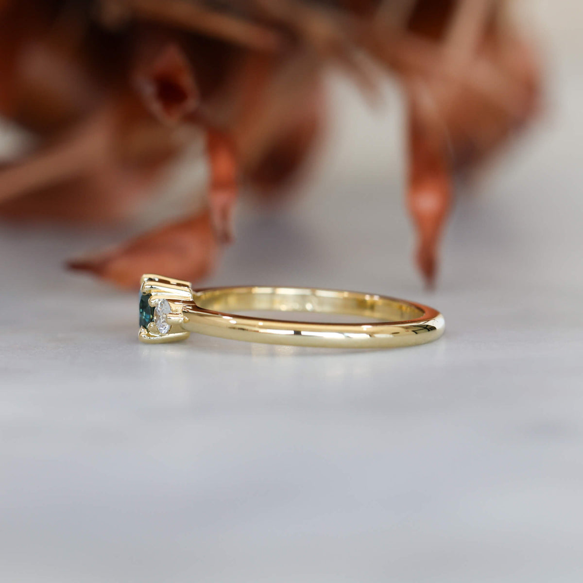 PICCOLO LUNAR TRILOGY | 0.41CT AUSTRALIAN SAPPHIRE ENGAGEMENT RING