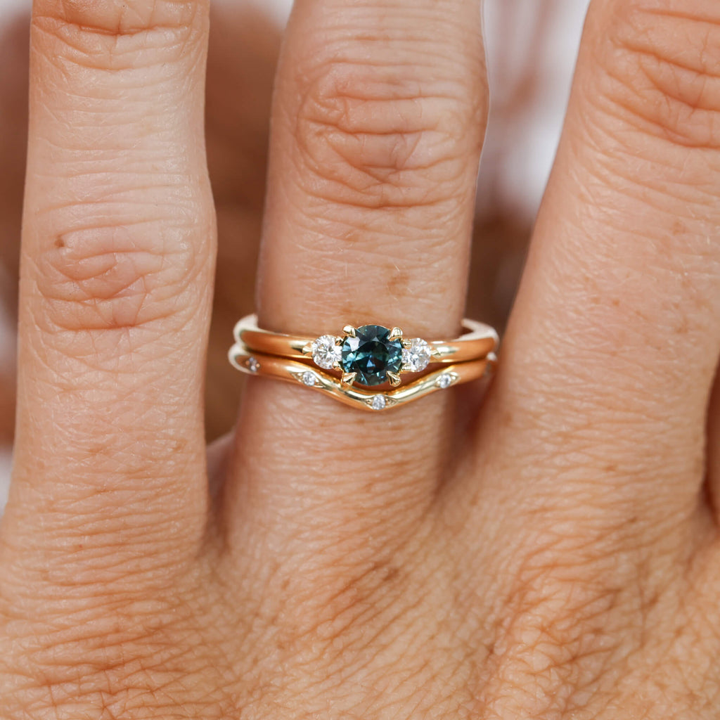 PICCOLO LUNAR TRILOGY | 0.41CT AUSTRALIAN SAPPHIRE ENGAGEMENT RING