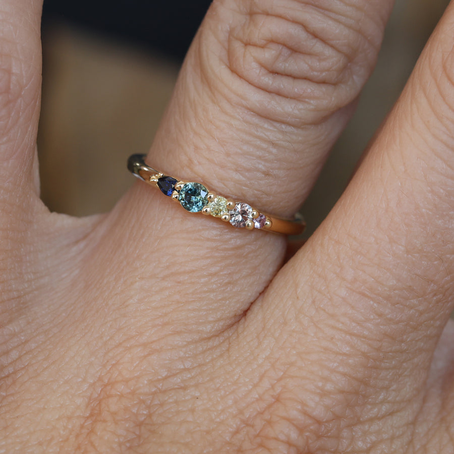 RAINBOW SAPPHIRE / CLUSTER RING