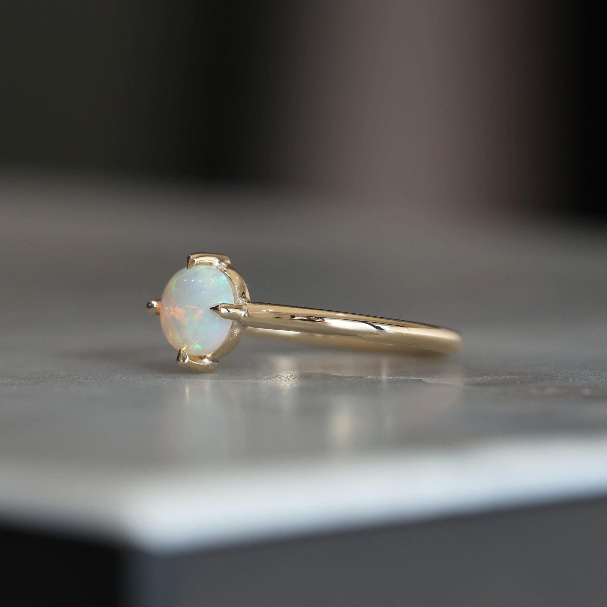 ROUND OPAL / 4 CLAW COMPASS RING II