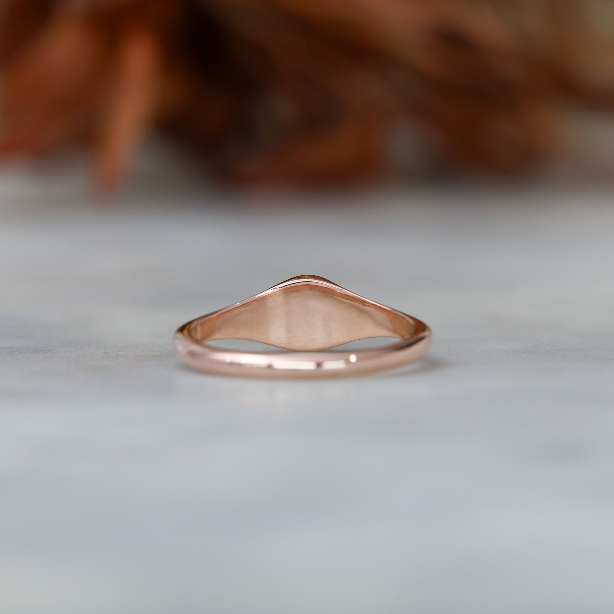 round star set australian sapphire signet ring in rose gold back